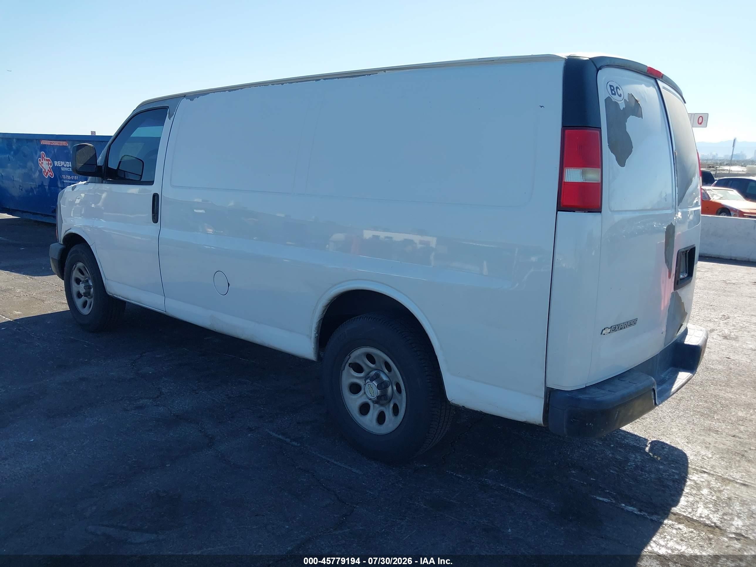 2010 Chevrolet Express 1500 Work Van White vin: 1GCUGADX9A1109403