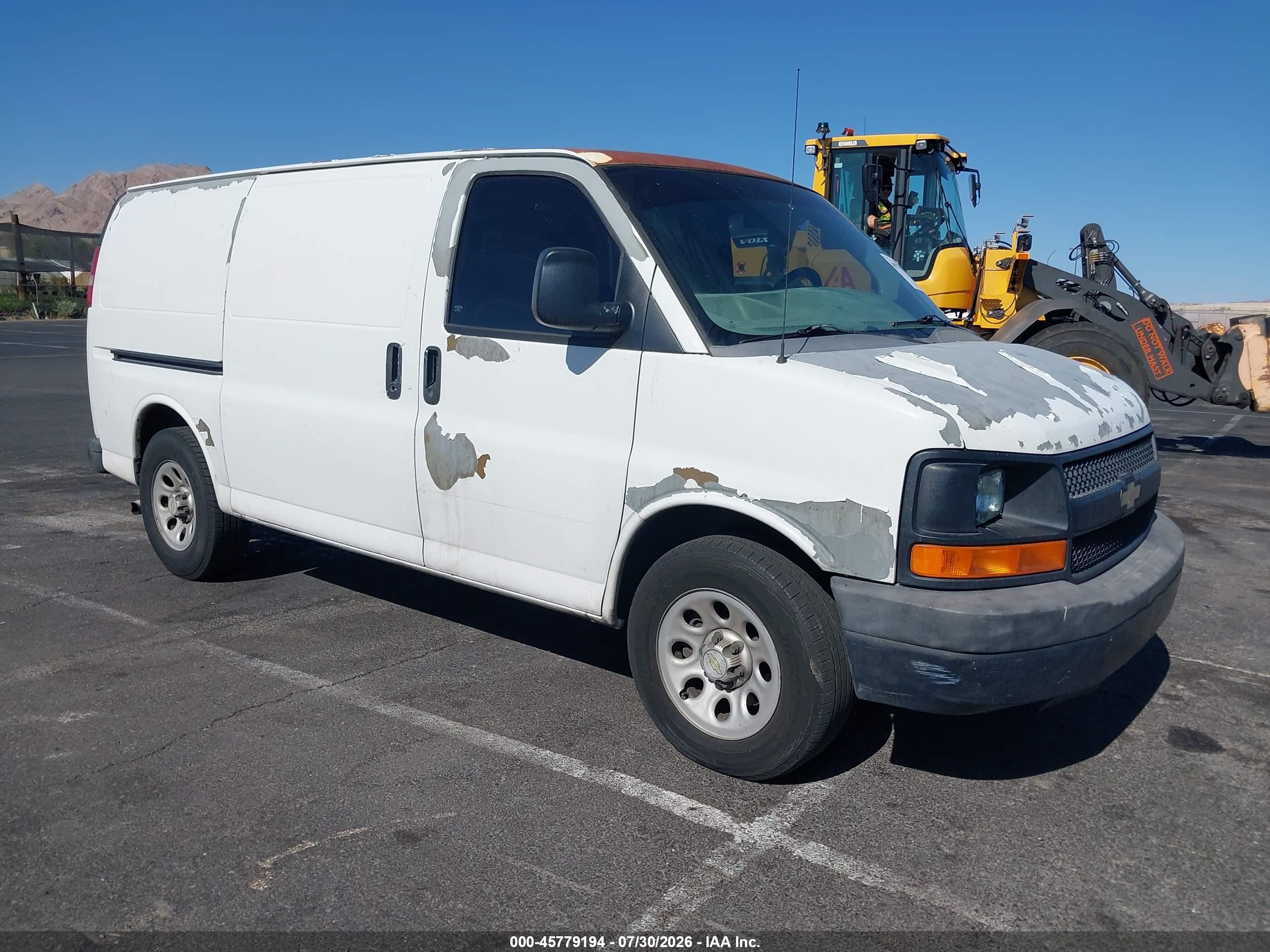 2010 Chevrolet Express 1500 Work Van White vin: 1GCUGADX9A1109403
