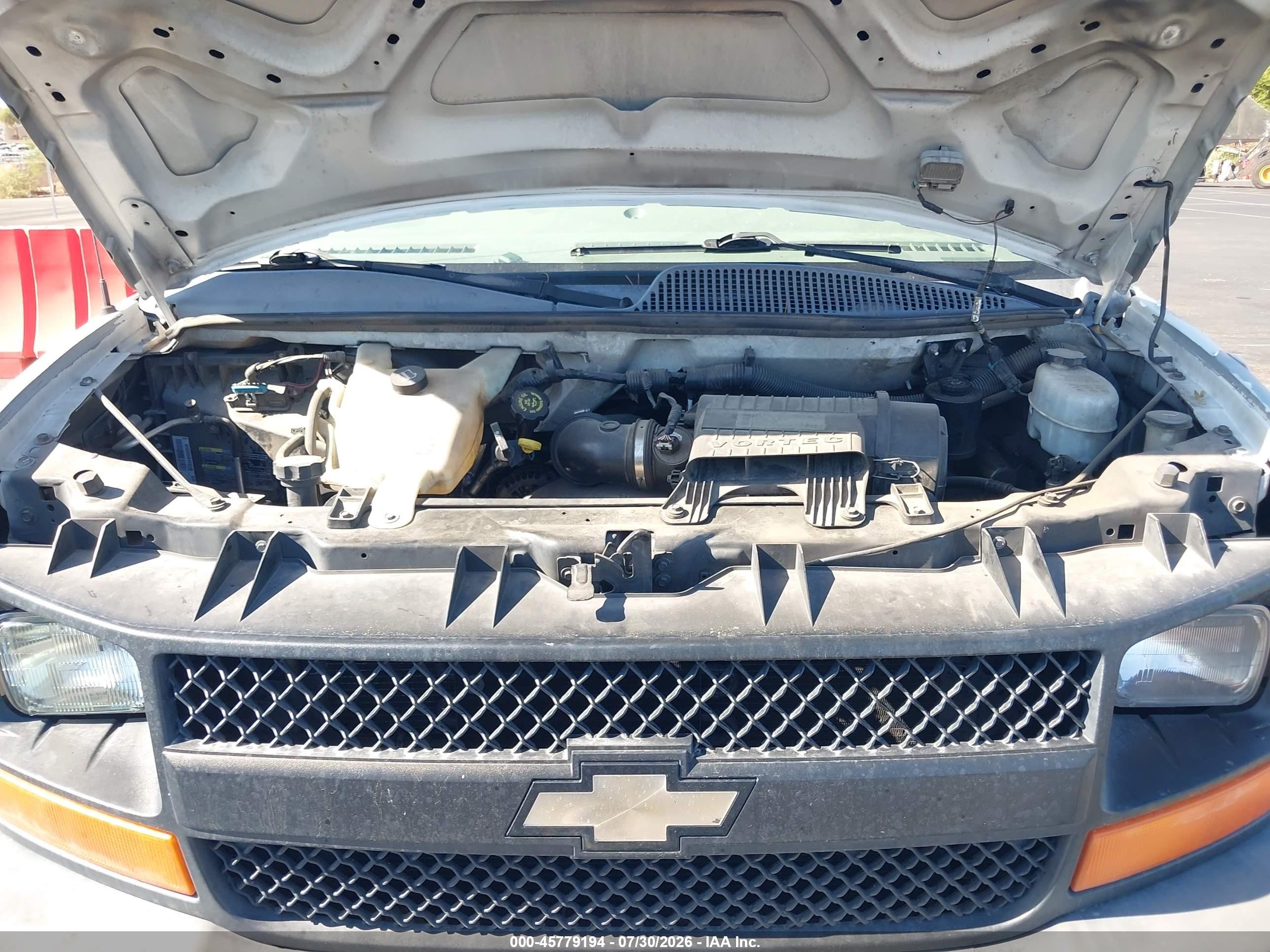 2010 Chevrolet Express 1500 Work Van White vin: 1GCUGADX9A1109403