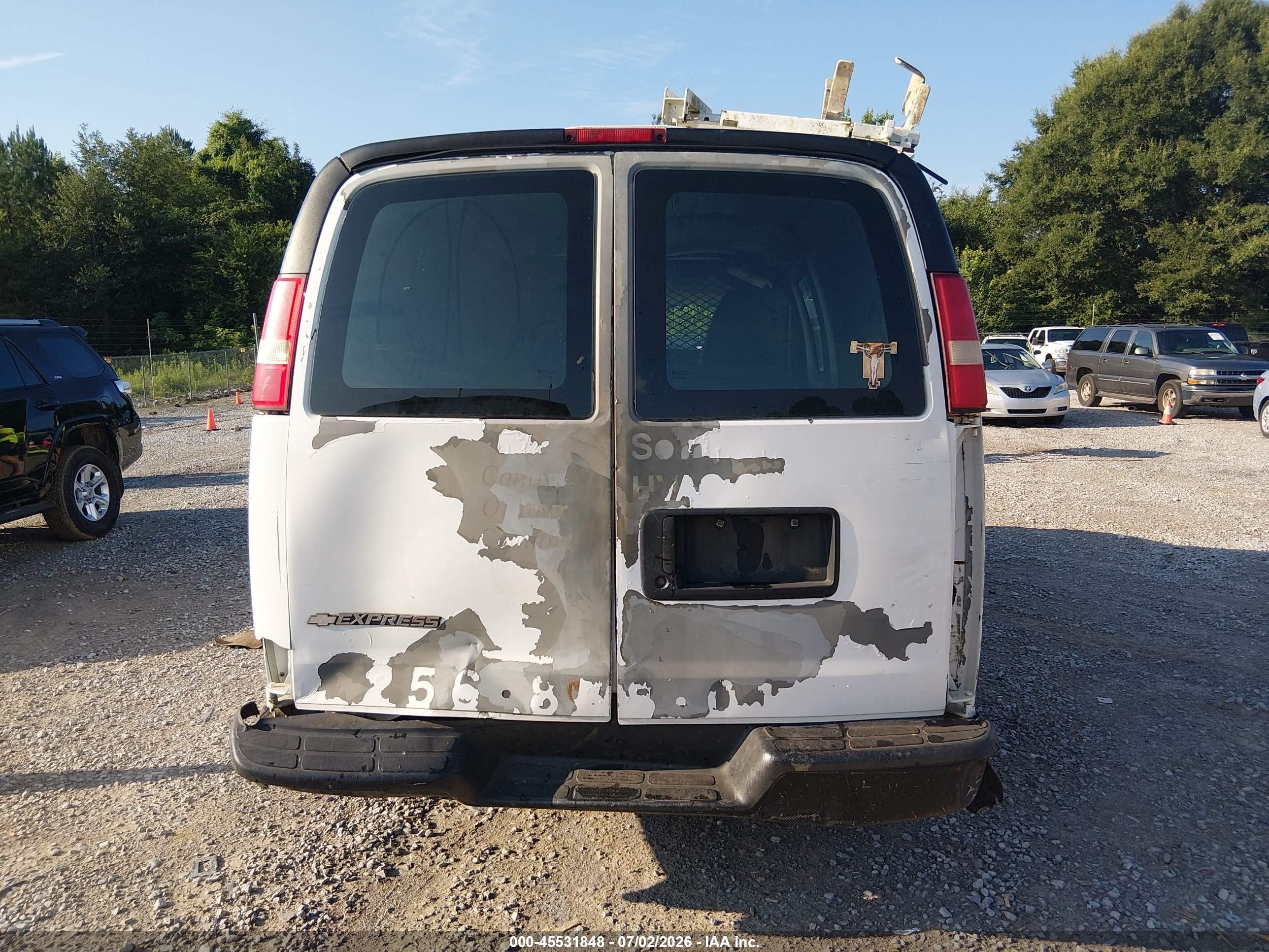 2010 Chevrolet Express 1500 Work Van White vin: 1GCUGADX9A1171643