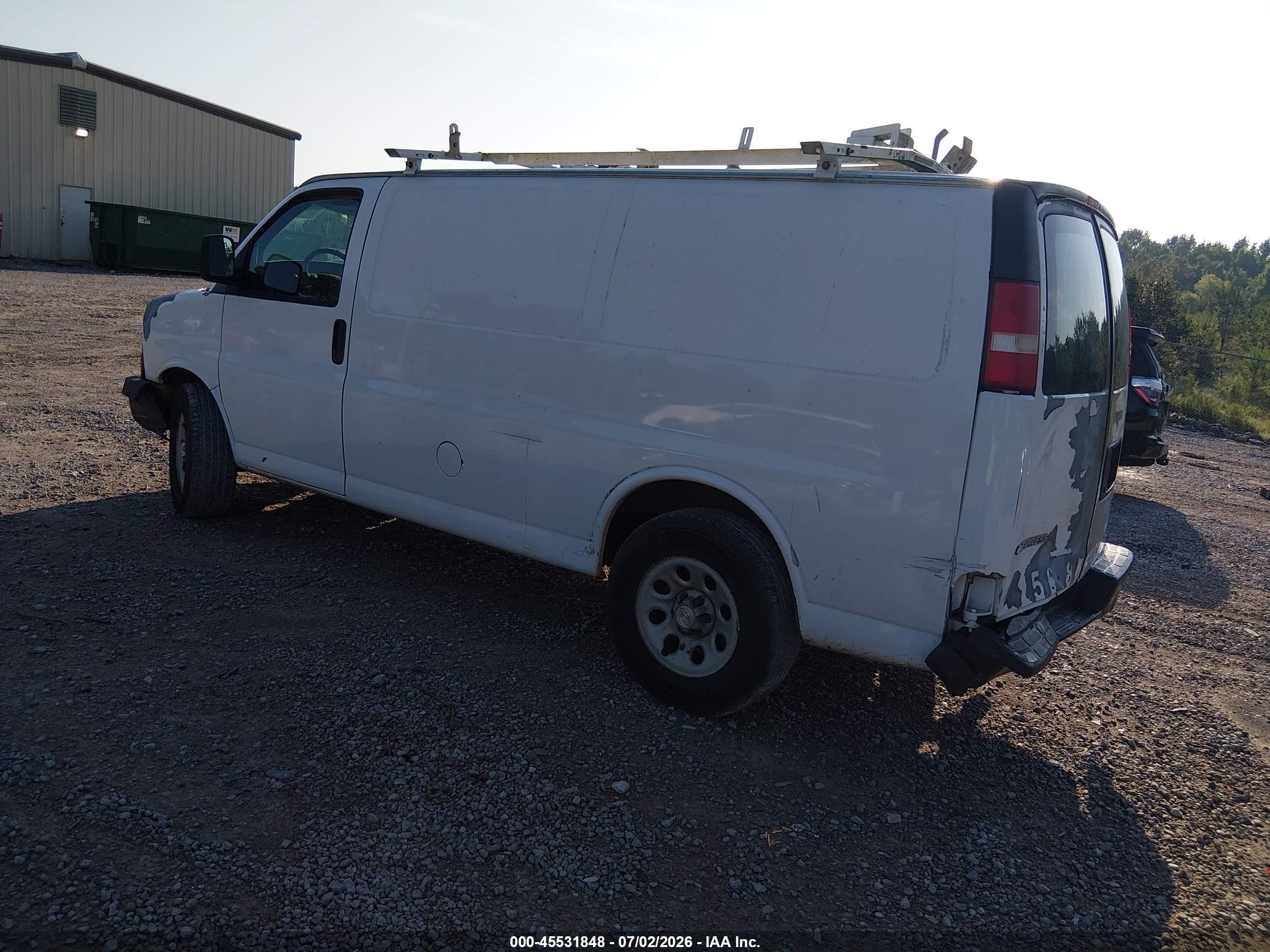 2010 Chevrolet Express 1500 Work Van White vin: 1GCUGADX9A1171643