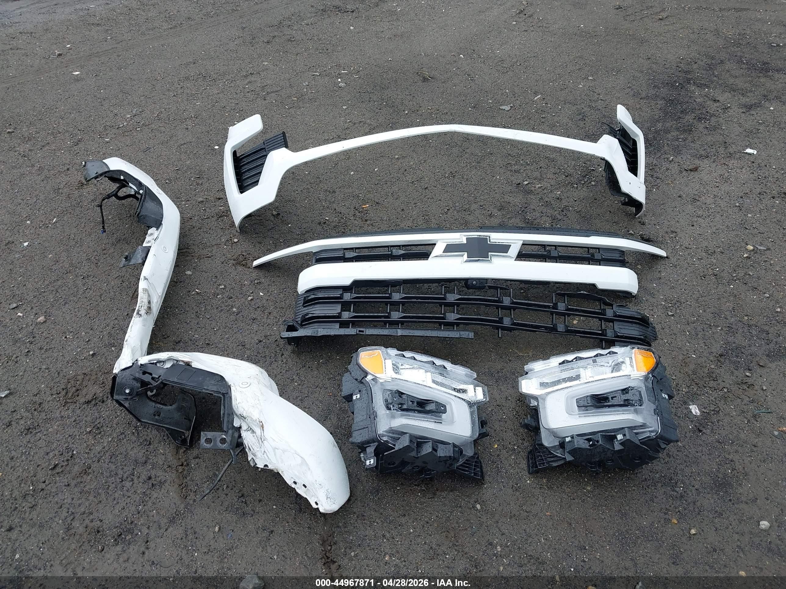 2025 Chevrolet Silverado 1500 4wd  Short Bed Rst Белый vin: 1GCUKEEL6SZ212217