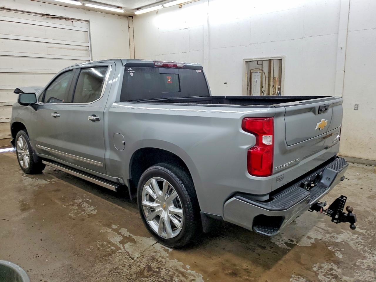 2025 Chevrolet Silverado K1500 High Country Silver vin: 1GCUKJE83SZ290975