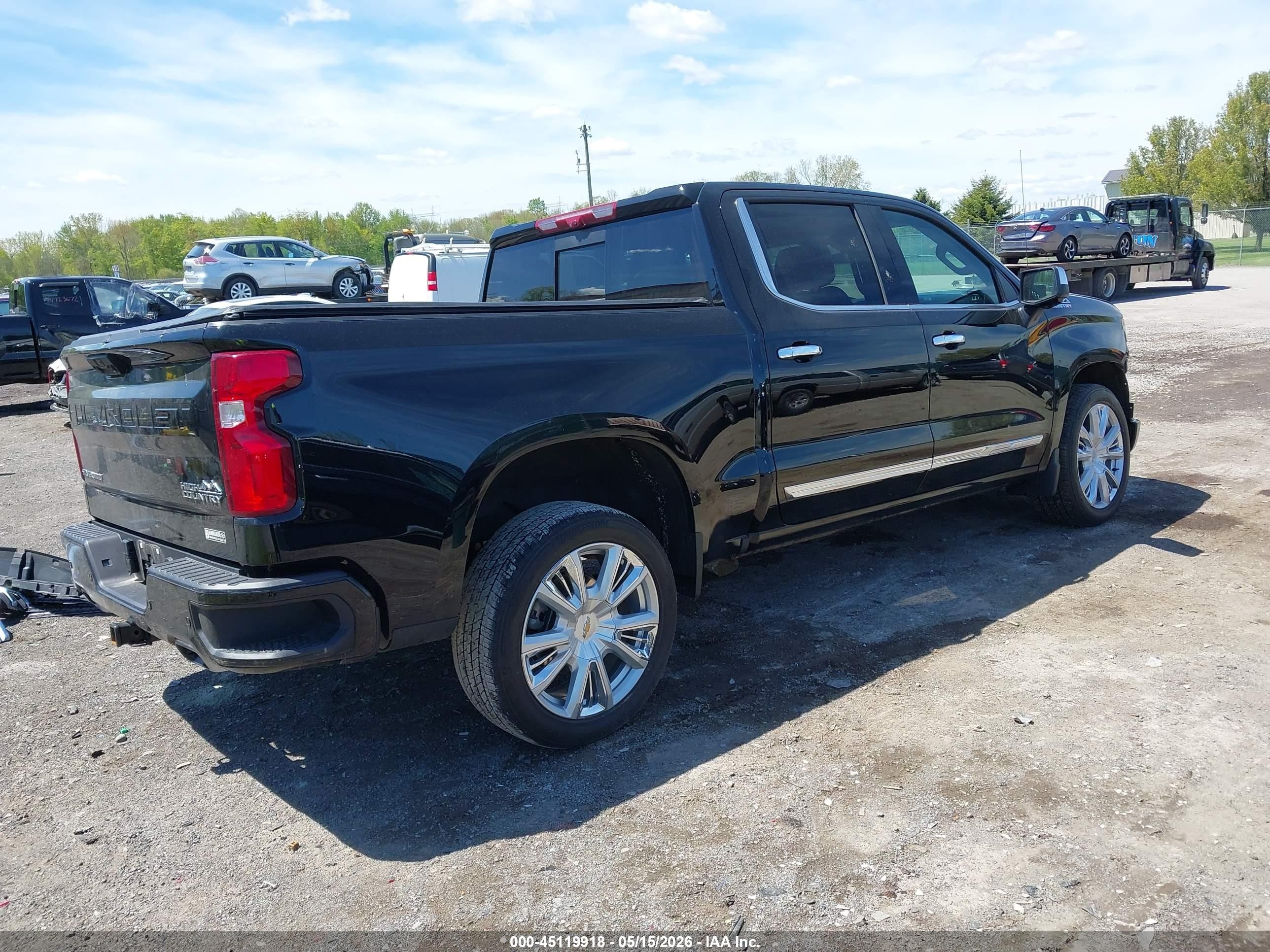 2025 Chevrolet Silverado 1500 4wd  Short Bed High Country Черный vin: 1GCUKJEL2SZ102077