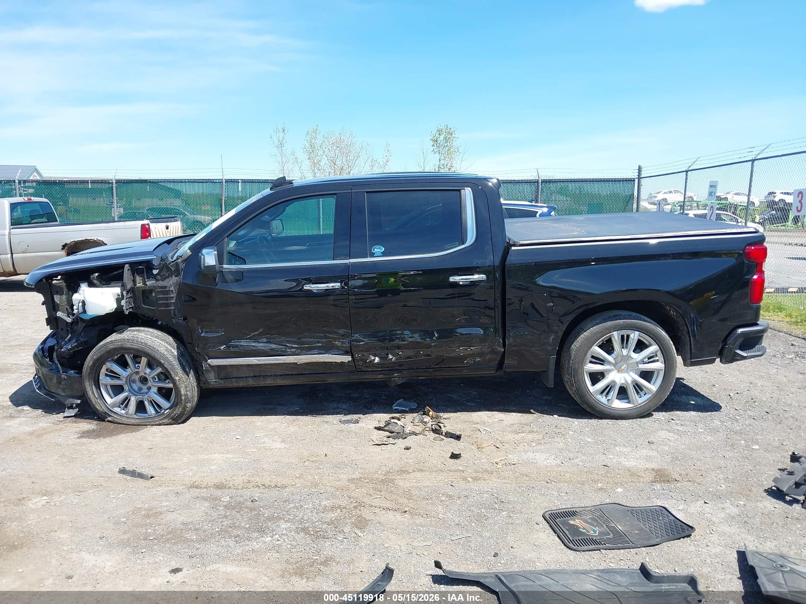 2025 Chevrolet Silverado 1500 4wd  Short Bed High Country Черный vin: 1GCUKJEL2SZ102077