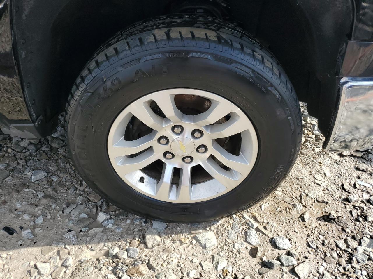 2015 Chevrolet Silverado K1500 Lt Черный vin: 1GCUKREC8FF203887 Damage: Right Front Tire, Worn, Replacement Required