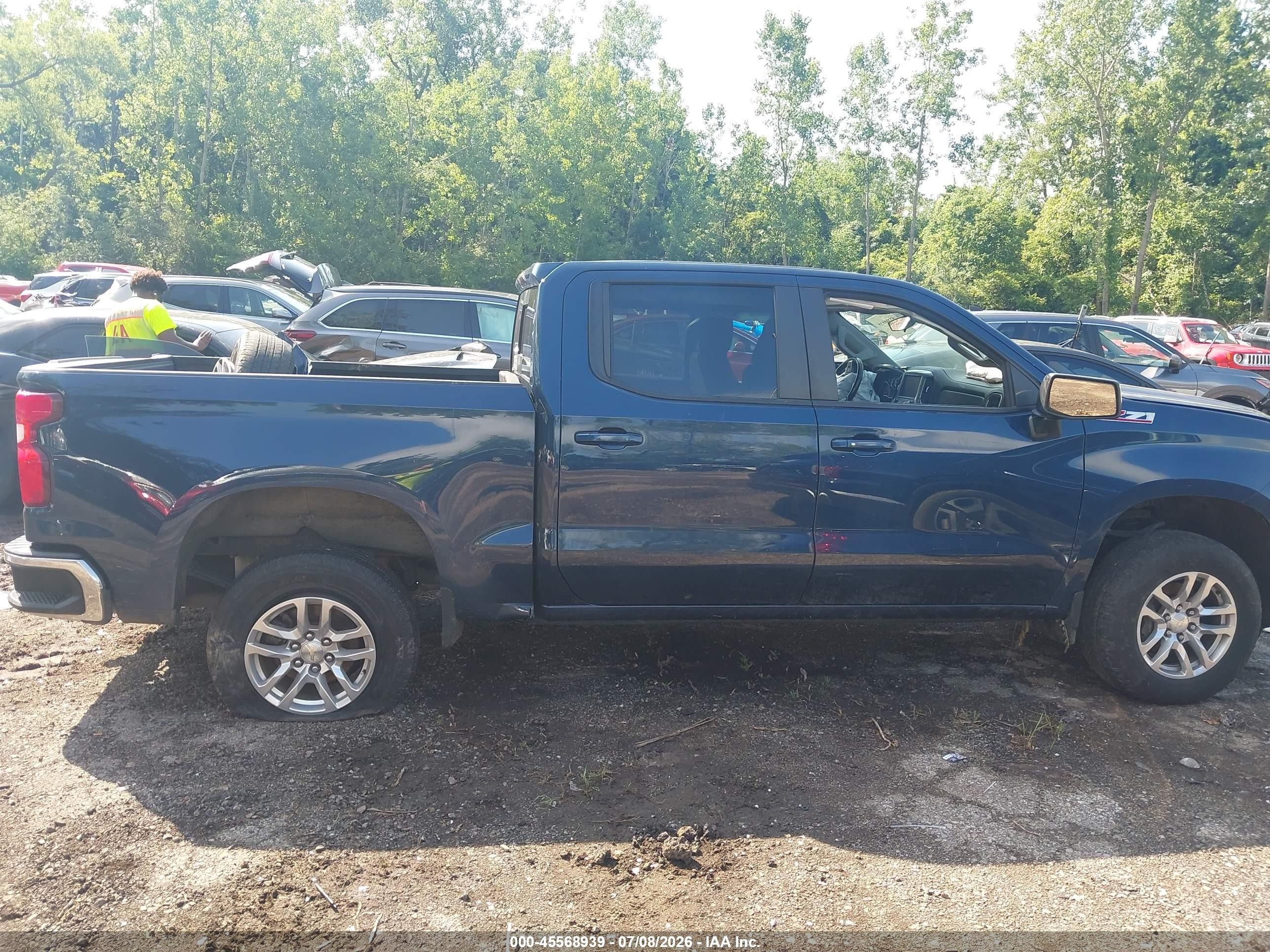 2021 Chevrolet Silverado 1500   Blue vin: 1GCUYDED9MZ192906