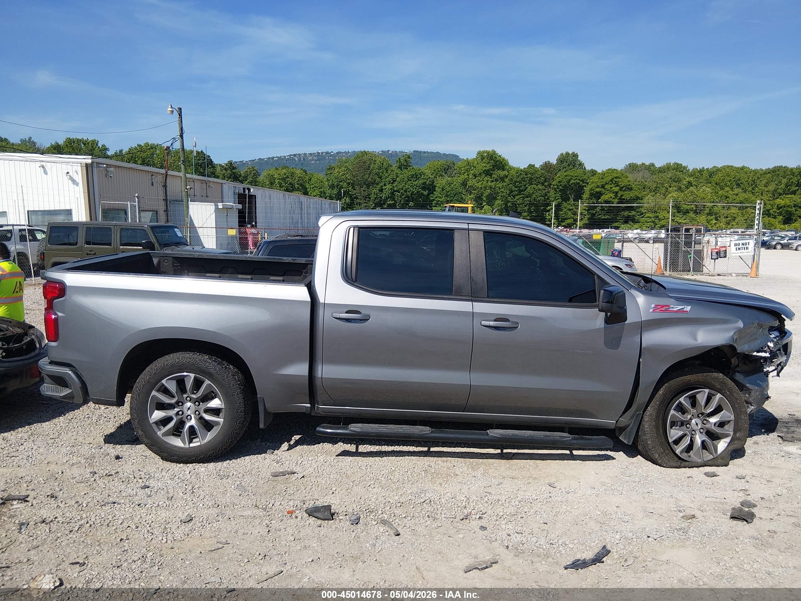 2022 Chevrolet Silverado 1500 Ltd 4wd  Short Bed Rst Серый vin: 1GCUYEED5NZ171395