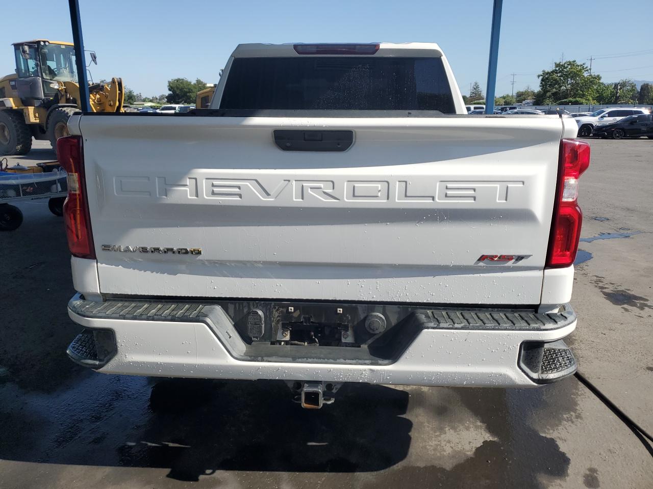 2019 Chevrolet Silverado K1500 Rst White vin: 1GCUYEED9KZ317051 Damage: Rear Metal Bumper Painted, Dent(S) W/No Paint Dmg, 1 To 2 Inches