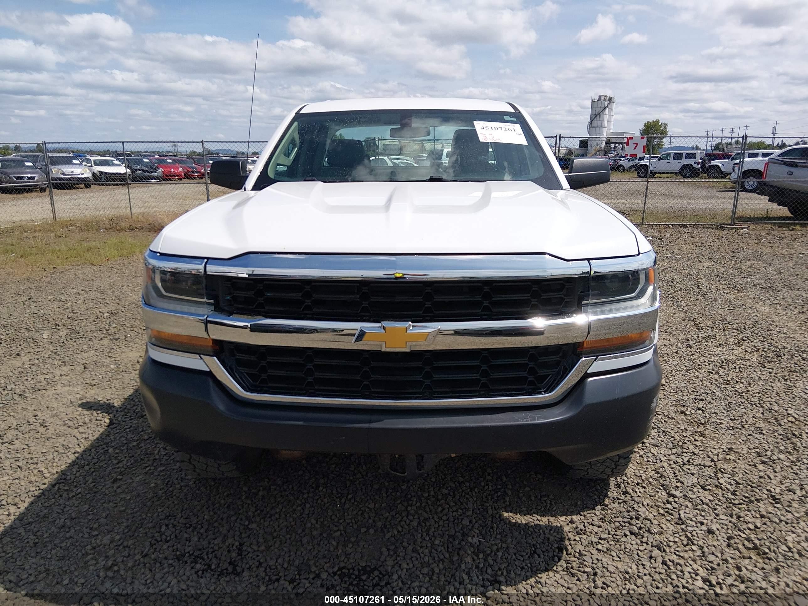 2018 Chevrolet Silverado 1500 Wt Белый vin: 1GCVKNEC4JZ123930