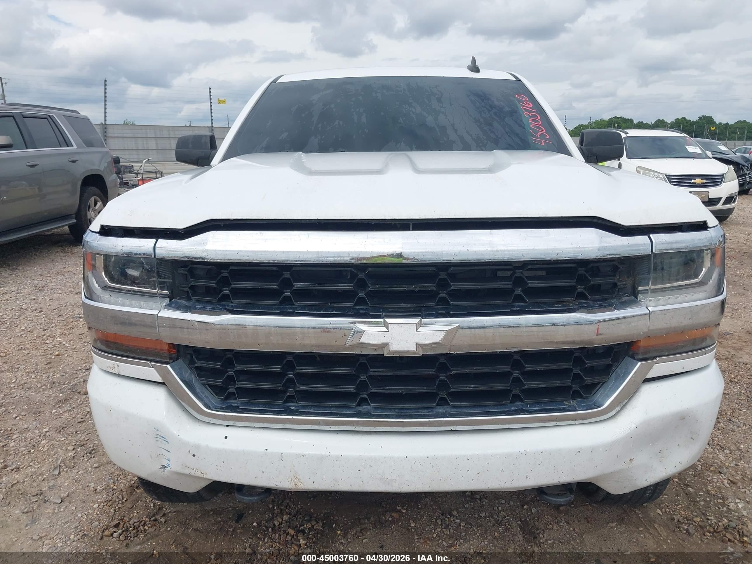 2018 Chevrolet Silverado 1500 Wt Белый vin: 1GCVKNEC9JZ185629
