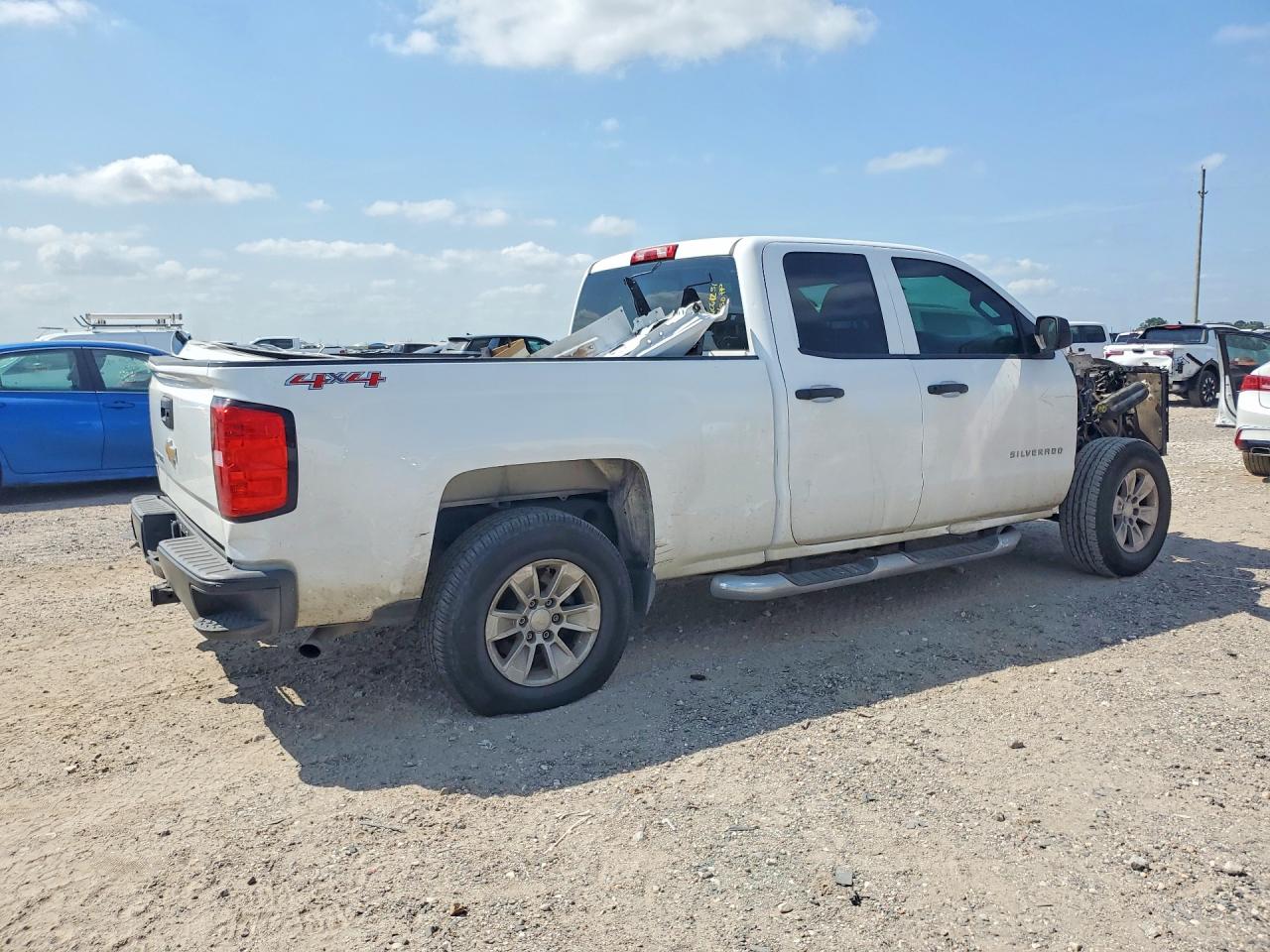 2014 Chevrolet Silverado K1500 White vin: 1GCVKPEC3EZ400763
