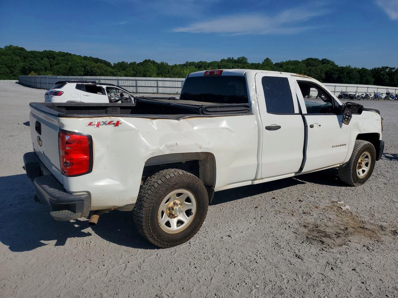2015 Chevrolet Silverado K1500 White vin: 1GCVKPEC6FZ243621