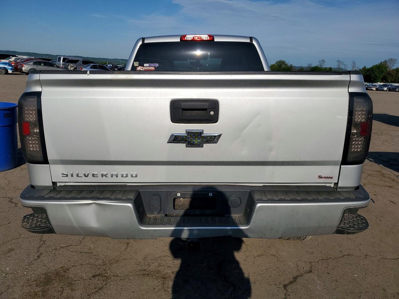 2017 Chevrolet Silverado K1500 Custom Серебряный vin: 1GCVKPECXHZ201360