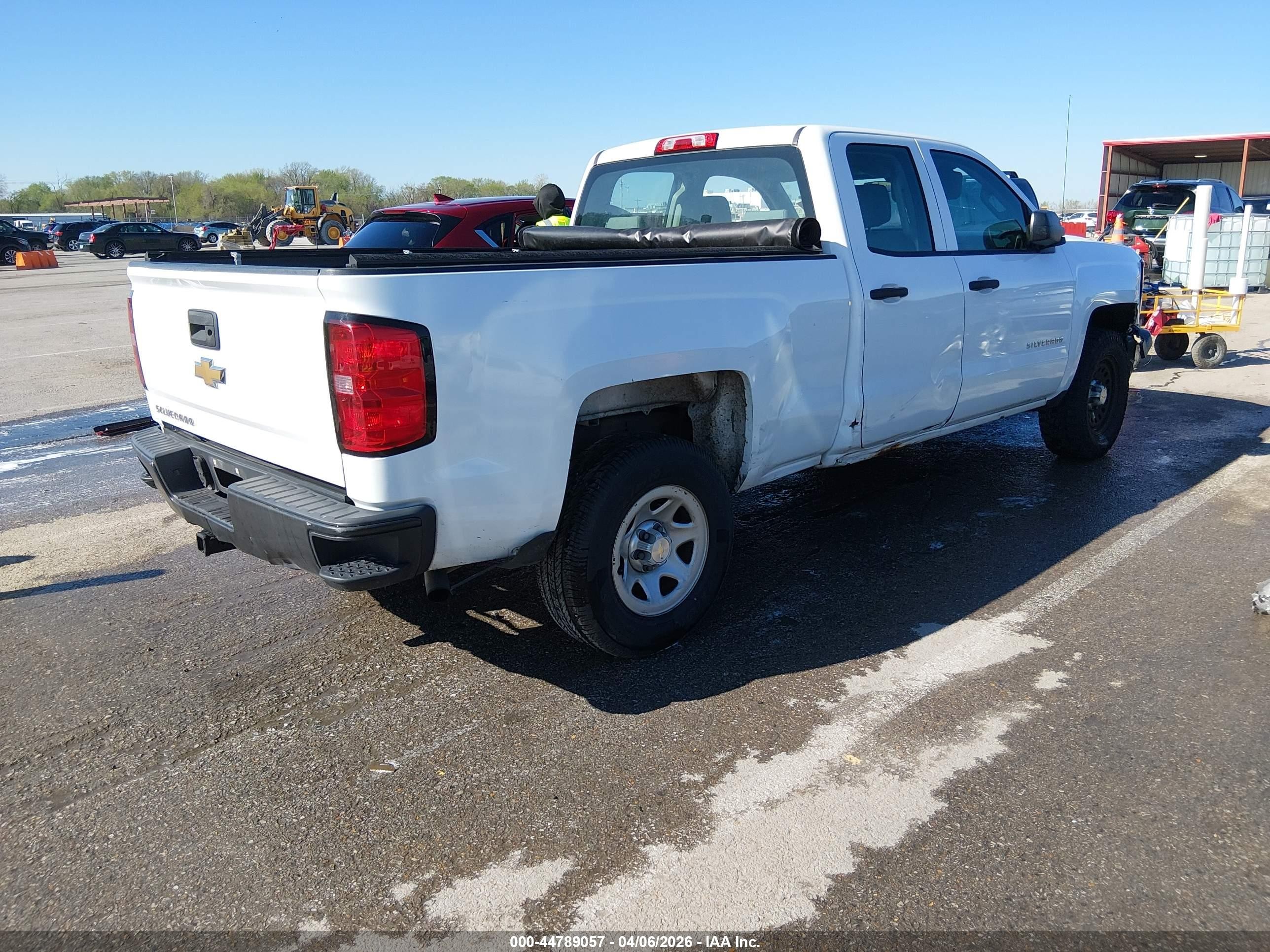 2015 Chevrolet Silverado 1500 Wt White vin: 1GCVKPEH2FZ400167
