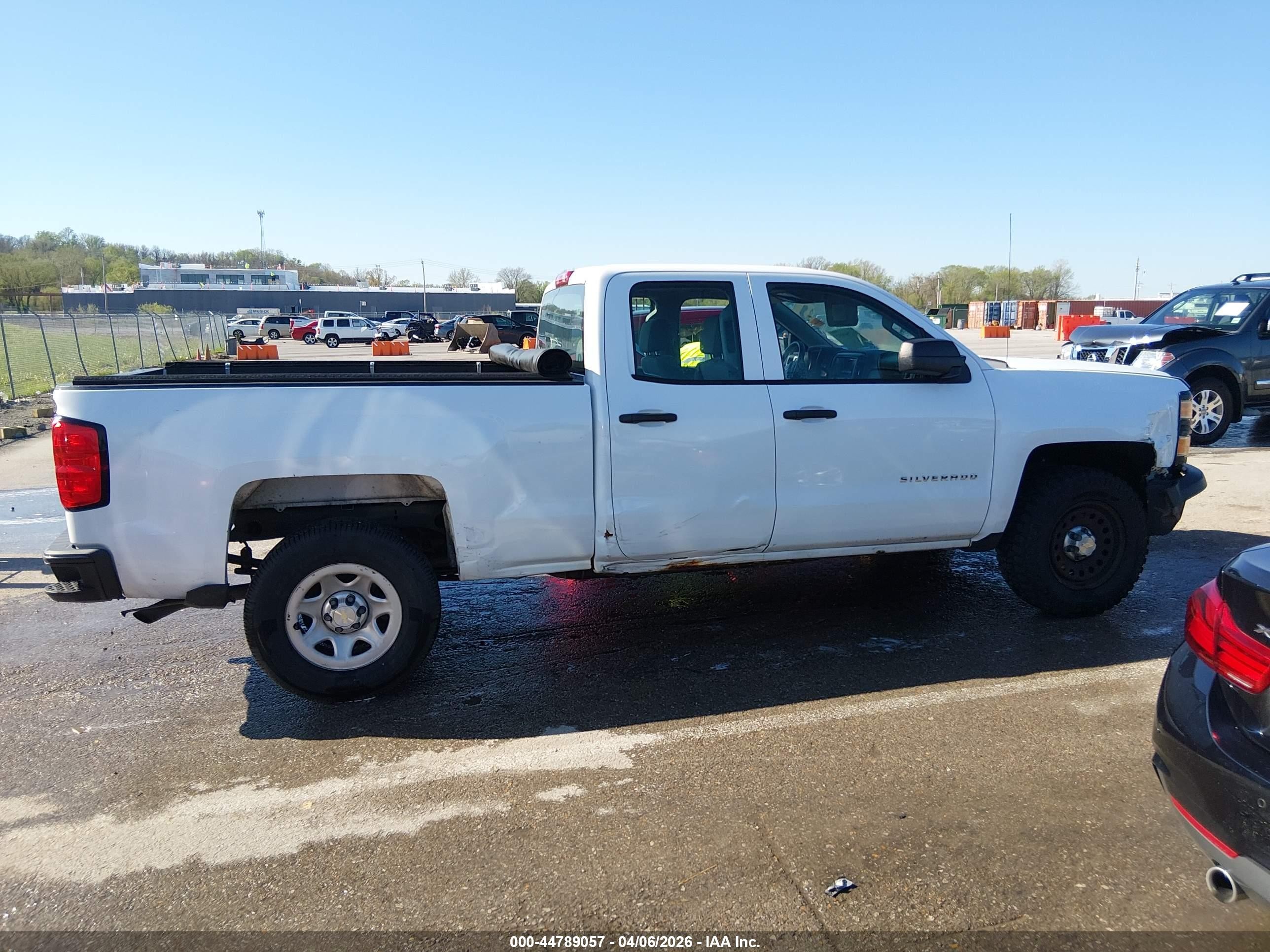2015 Chevrolet Silverado 1500 Wt White vin: 1GCVKPEH2FZ400167