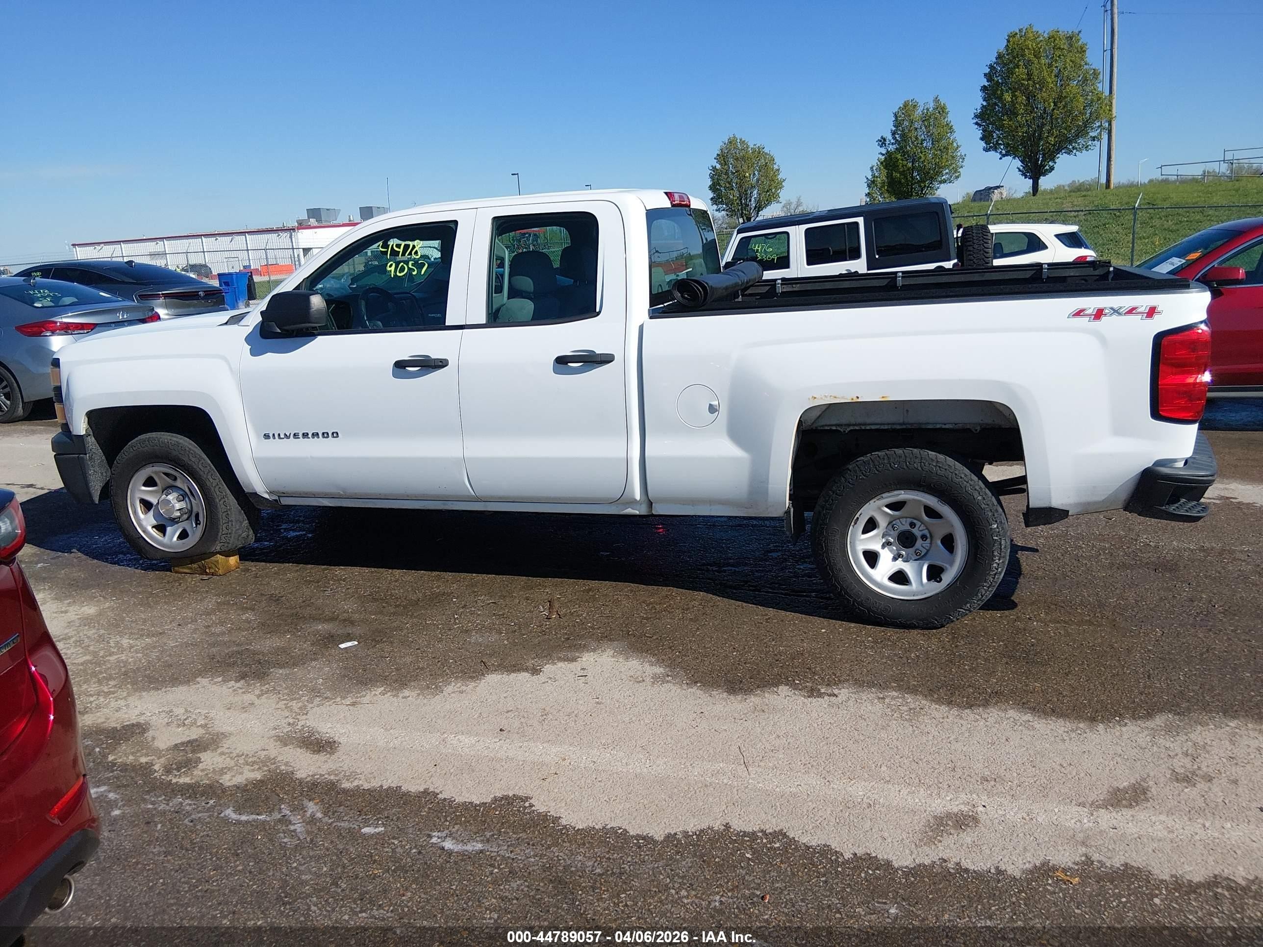 2015 Chevrolet Silverado 1500 Wt White vin: 1GCVKPEH2FZ400167