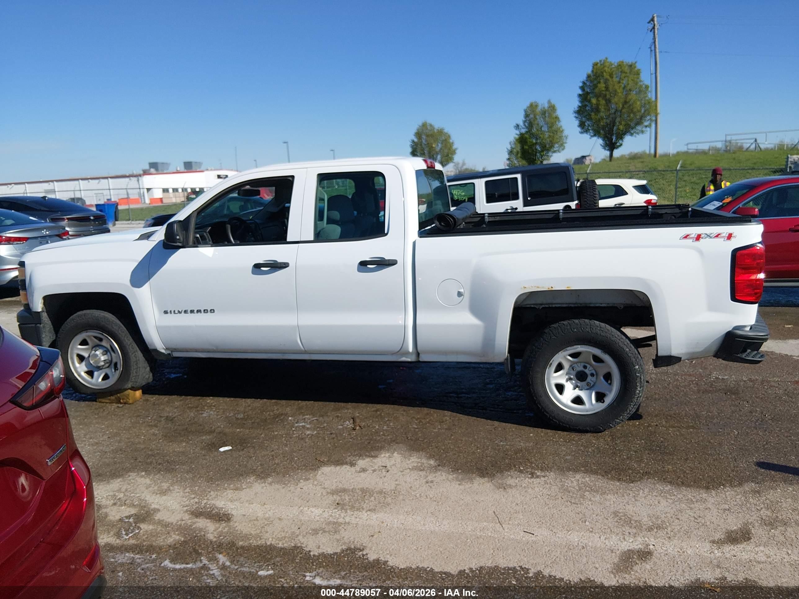 2015 Chevrolet Silverado 1500 Wt White vin: 1GCVKPEH2FZ400167