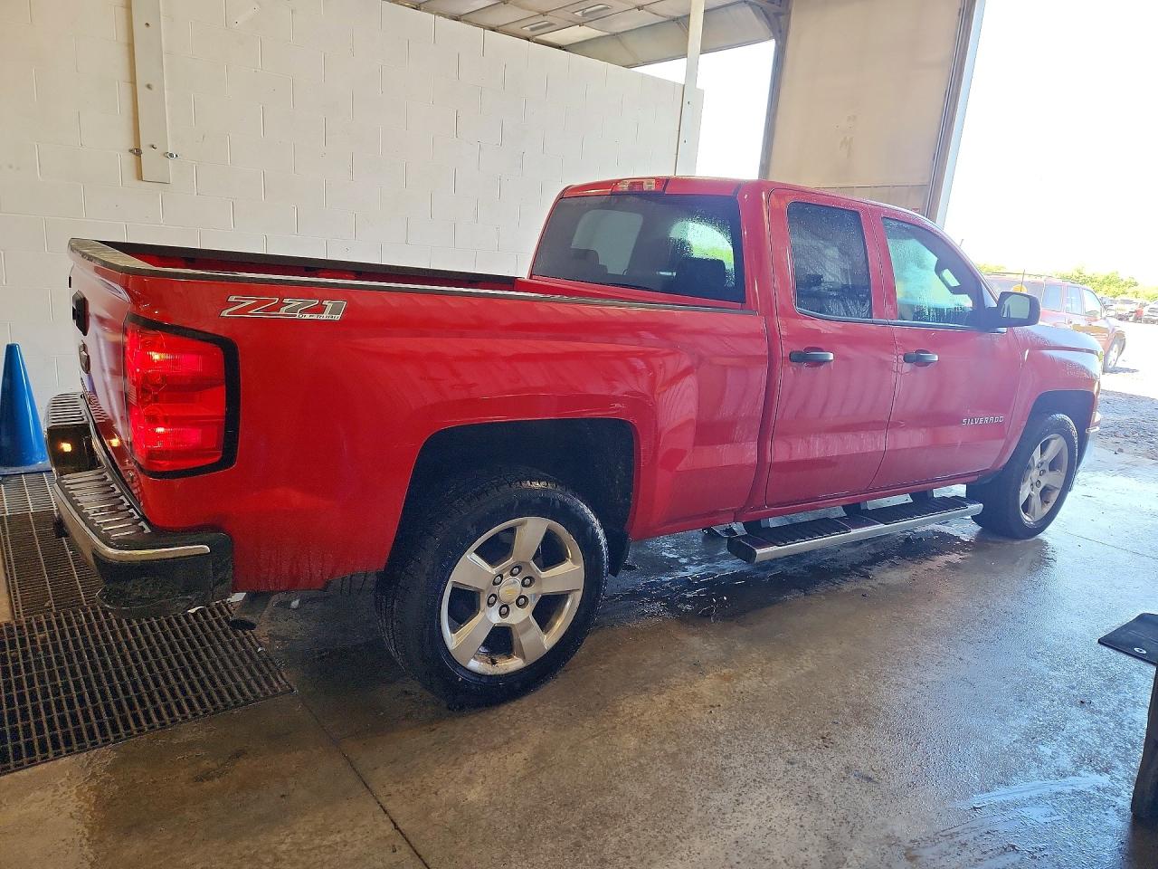 2014 Chevrolet Silverado K1500 Lt Red vin: 1GCVKREC0EZ103011