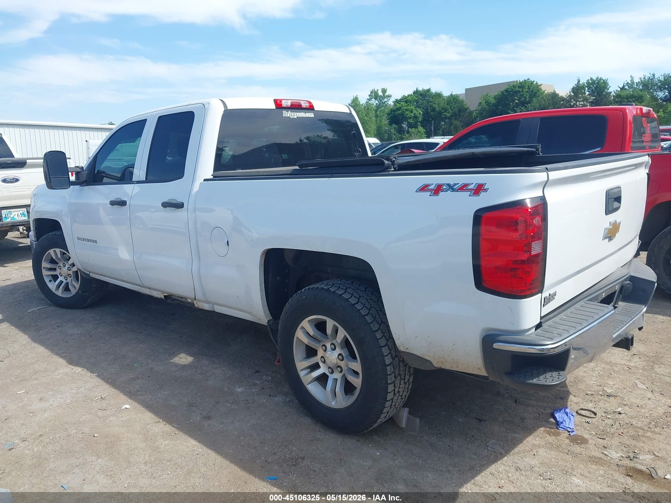2014 Chevrolet Silverado 1500 1lt White vin: 1GCVKREC0EZ109911