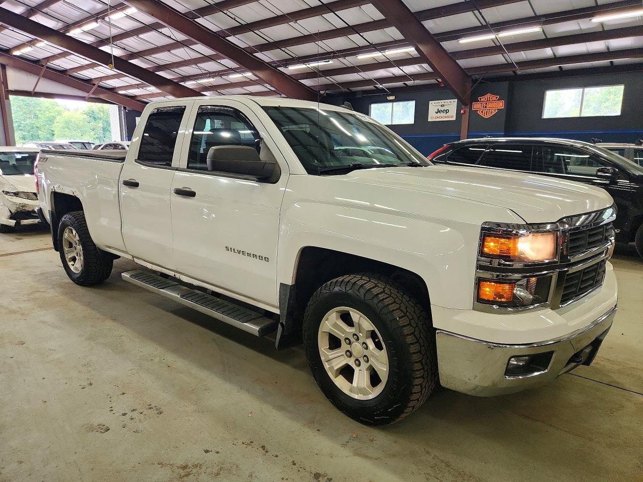 2014 Chevrolet Silverado K1500 Lt White vin: 1GCVKREC0EZ322194
