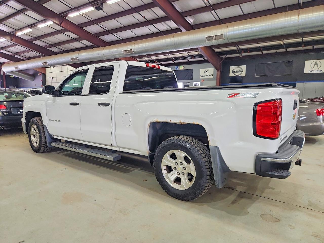 2014 Chevrolet Silverado K1500 Lt White vin: 1GCVKREC0EZ322194