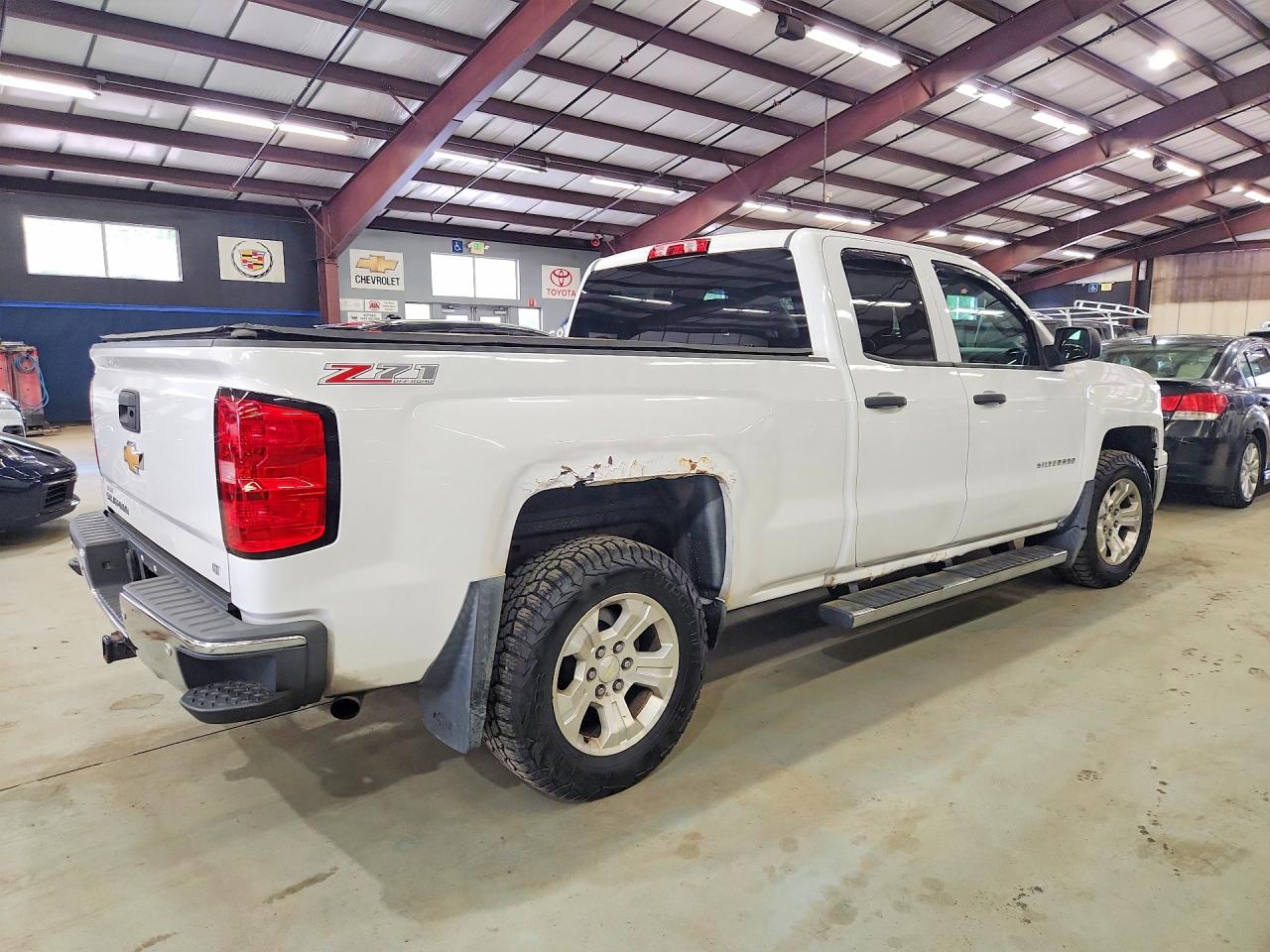 2014 Chevrolet Silverado K1500 Lt White vin: 1GCVKREC0EZ322194