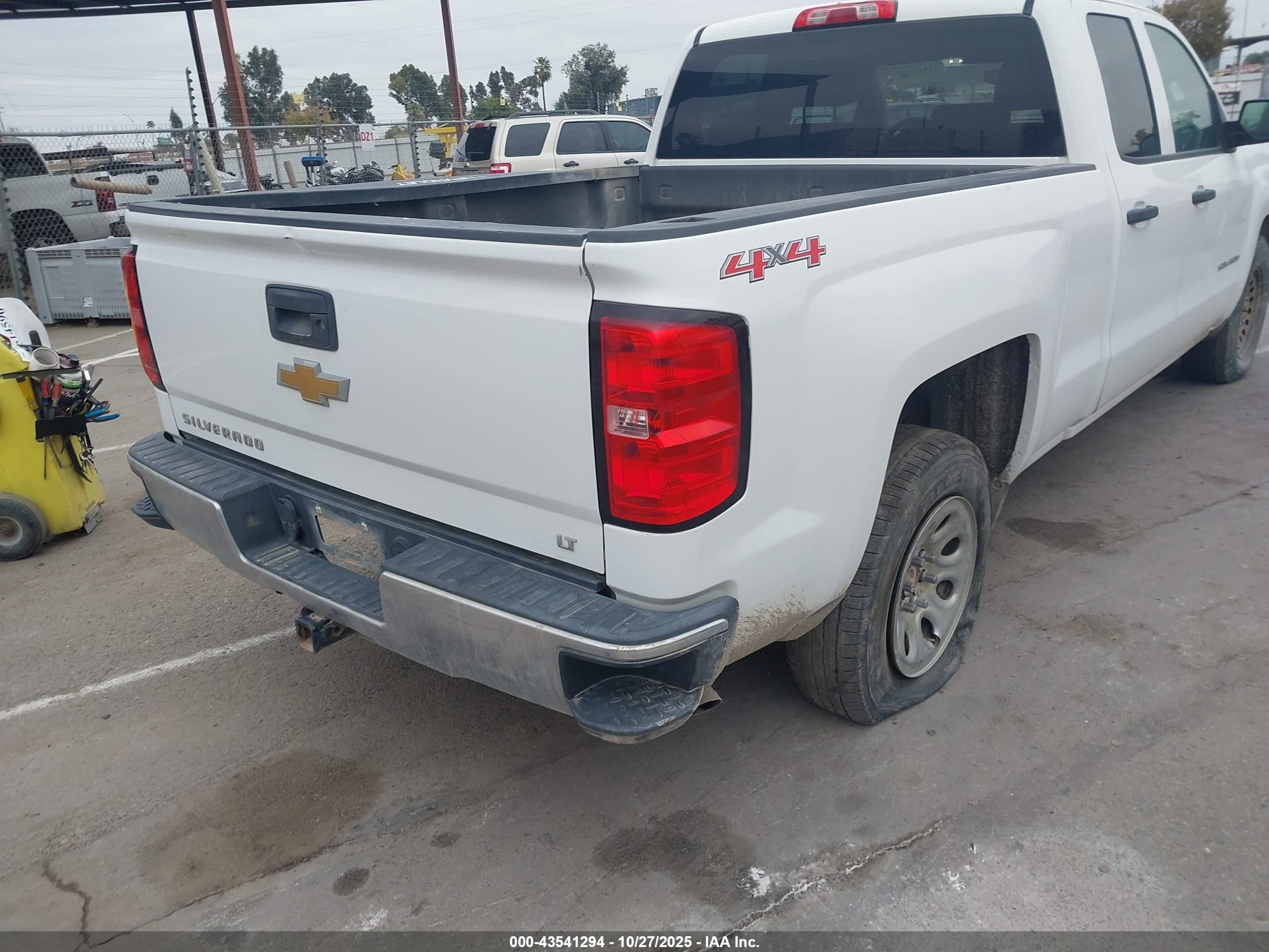 2014 Chevrolet Silverado 1500 1lt White vin: 1GCVKREC0EZ331154