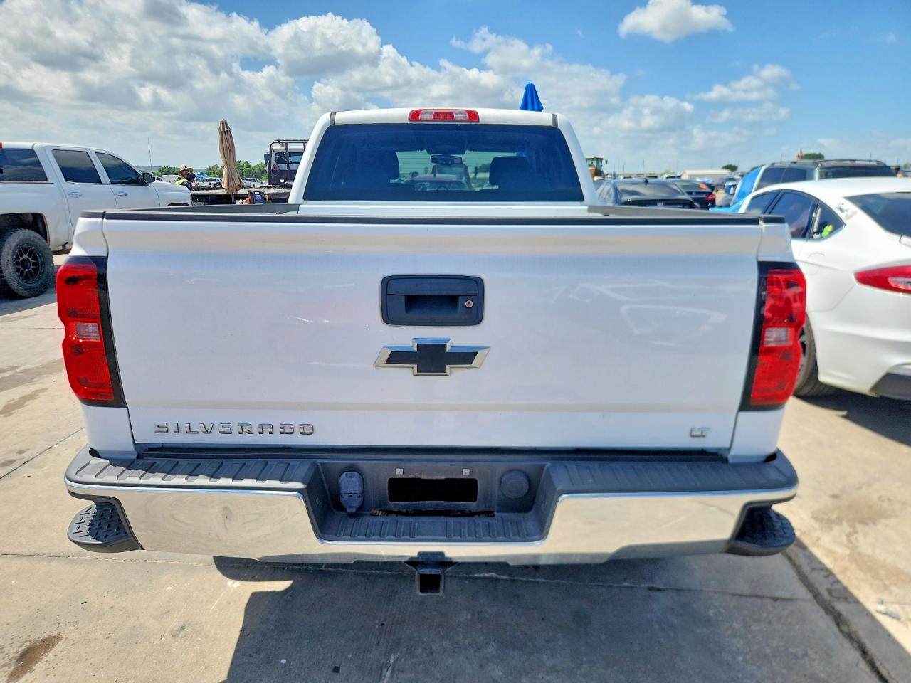 2014 Chevrolet Silverado K1500 Lt White vin: 1GCVKREC0EZ379219