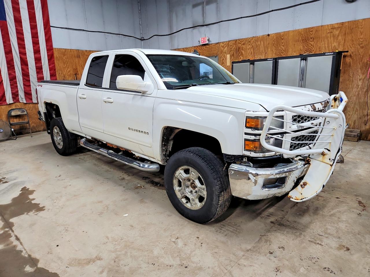 2015 Chevrolet Silverado K1500 Lt Белый vin: 1GCVKREC0FZ255033