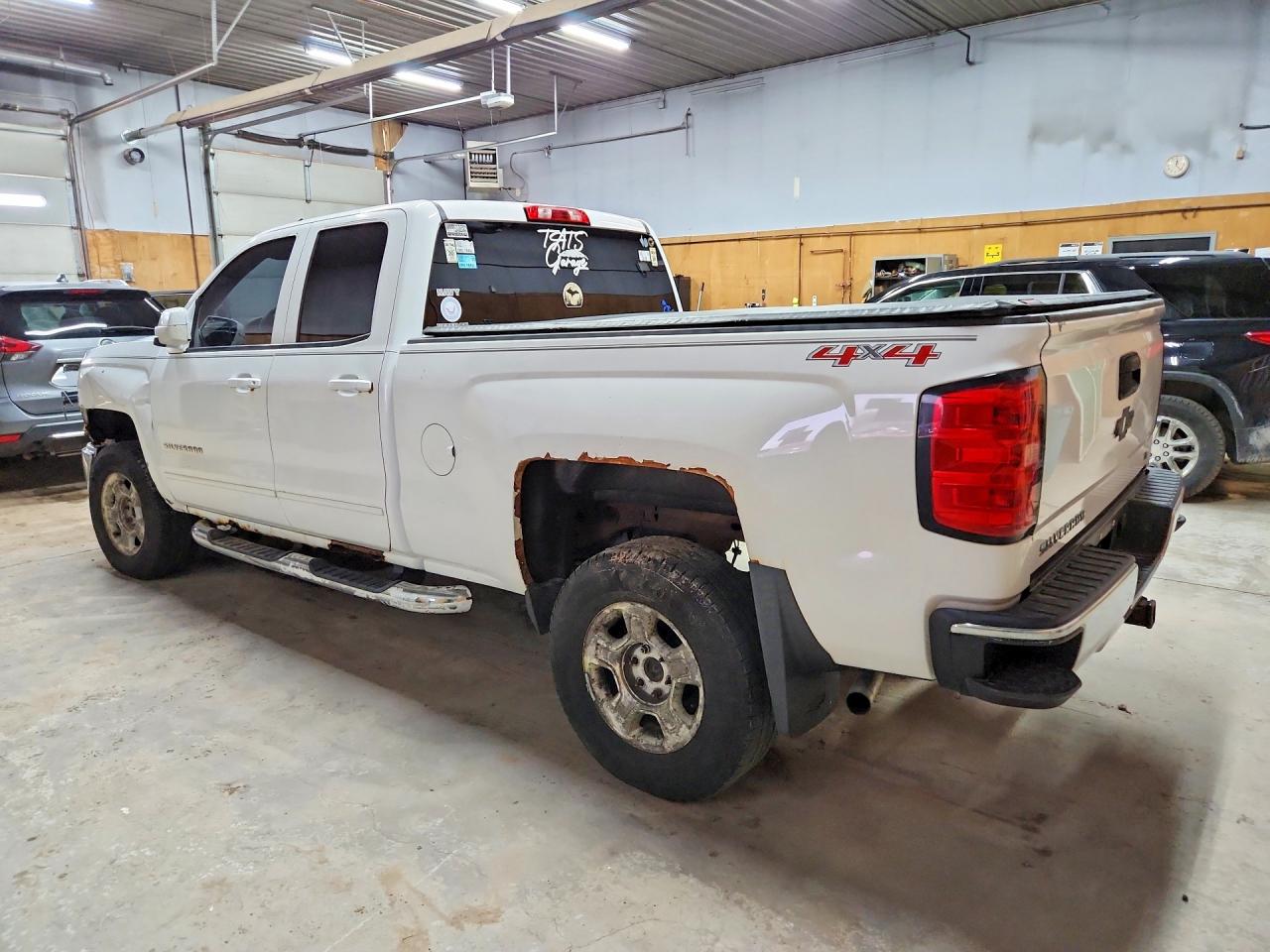 2015 Chevrolet Silverado K1500 Lt Белый vin: 1GCVKREC0FZ255033