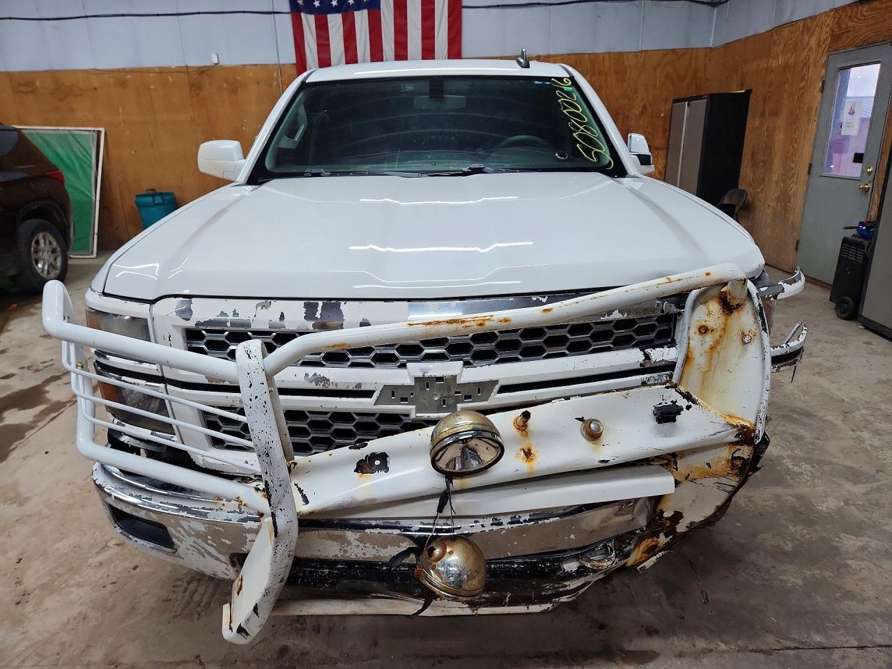 2015 Chevrolet Silverado K1500 Lt Белый vin: 1GCVKREC0FZ255033