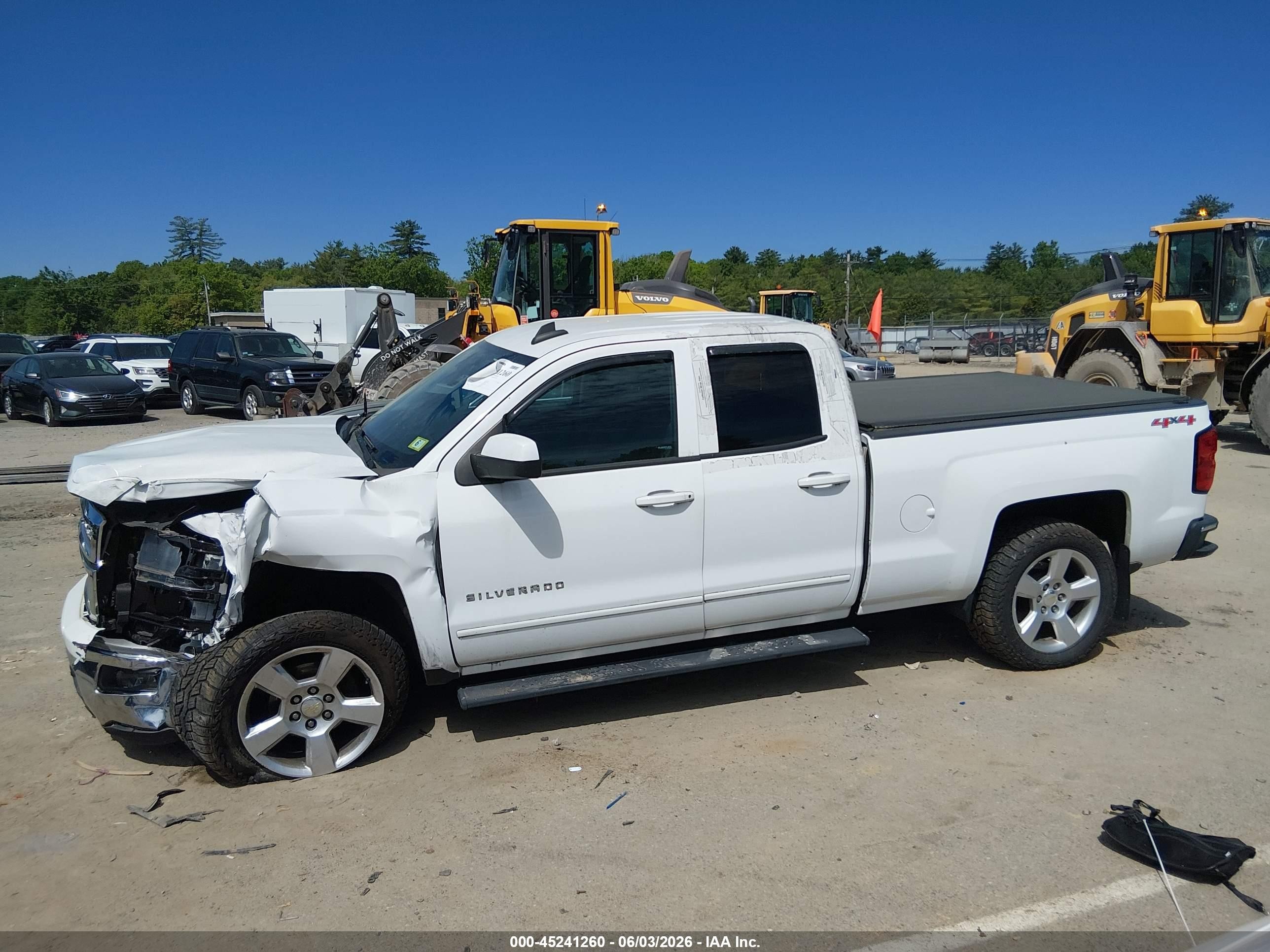 2015 Chevrolet Silverado 1500 1lt White vin: 1GCVKREC0FZ385541