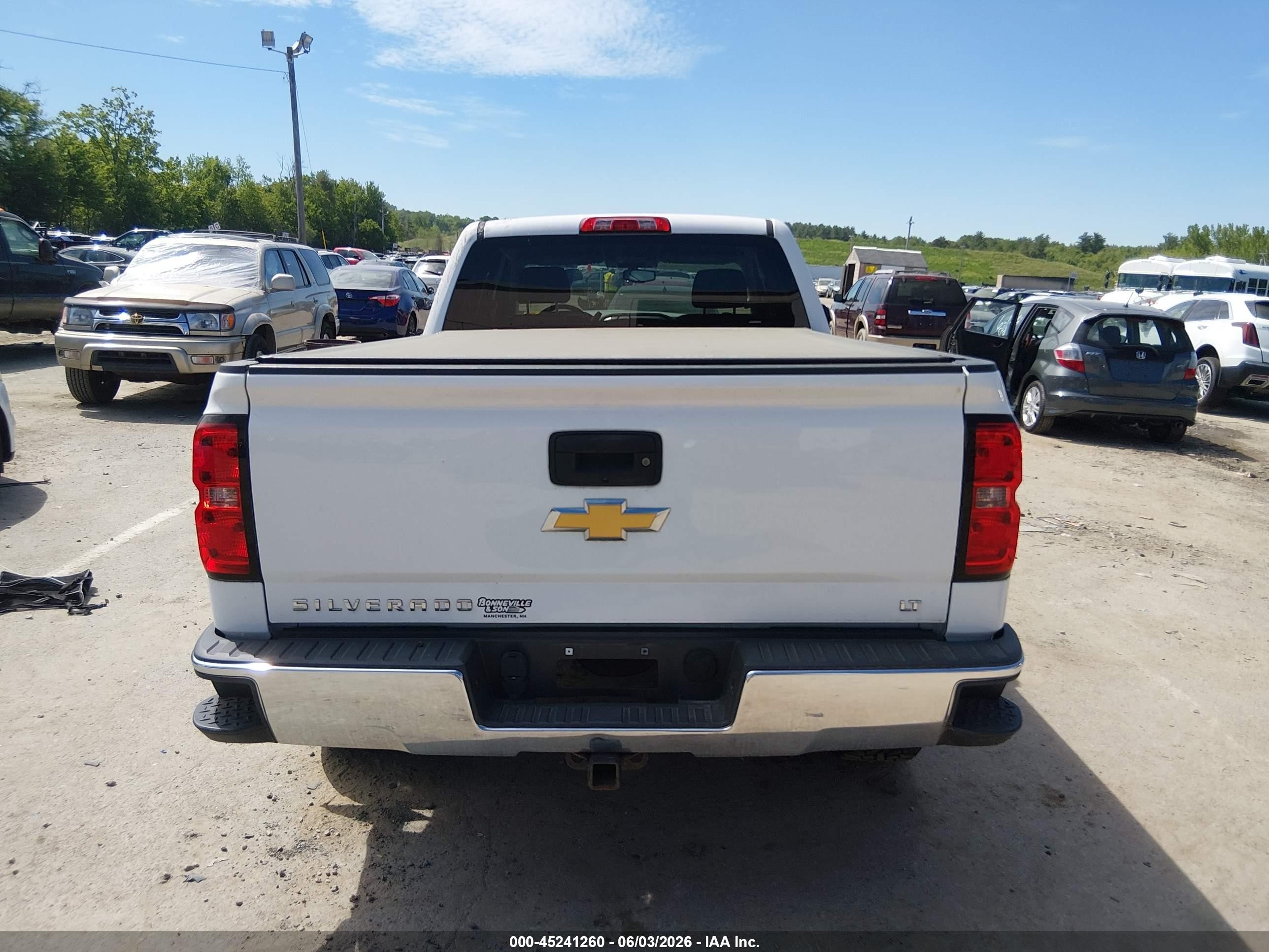 2015 Chevrolet Silverado 1500 1lt White vin: 1GCVKREC0FZ385541