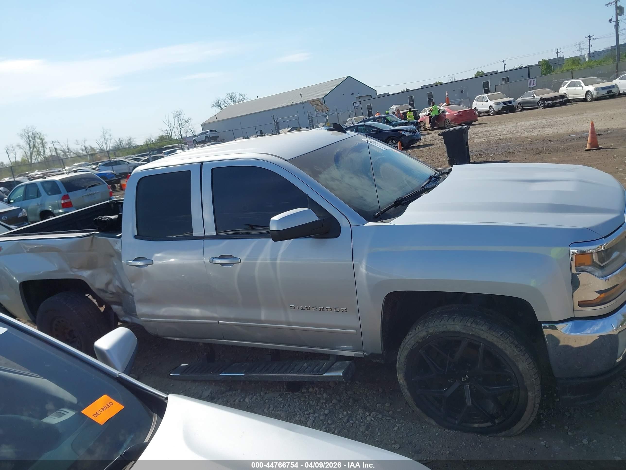 2016 Chevrolet Silverado 1500 1lt Серебряный vin: 1GCVKREC0GZ118725