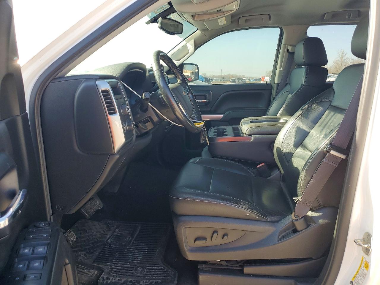 2015 Chevrolet Silverado K1500 Lt Белый vin: 1GCVKREC1FZ223661