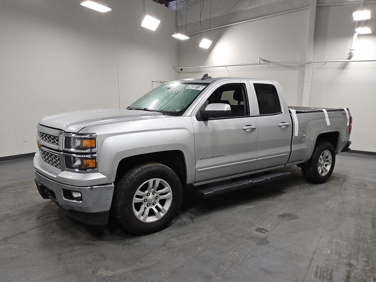 2015 Chevrolet Silverado K1500 Lt Silver vin: 1GCVKREC2FZ175118 Damage: Left Front Tire, Worn, Replacement Required