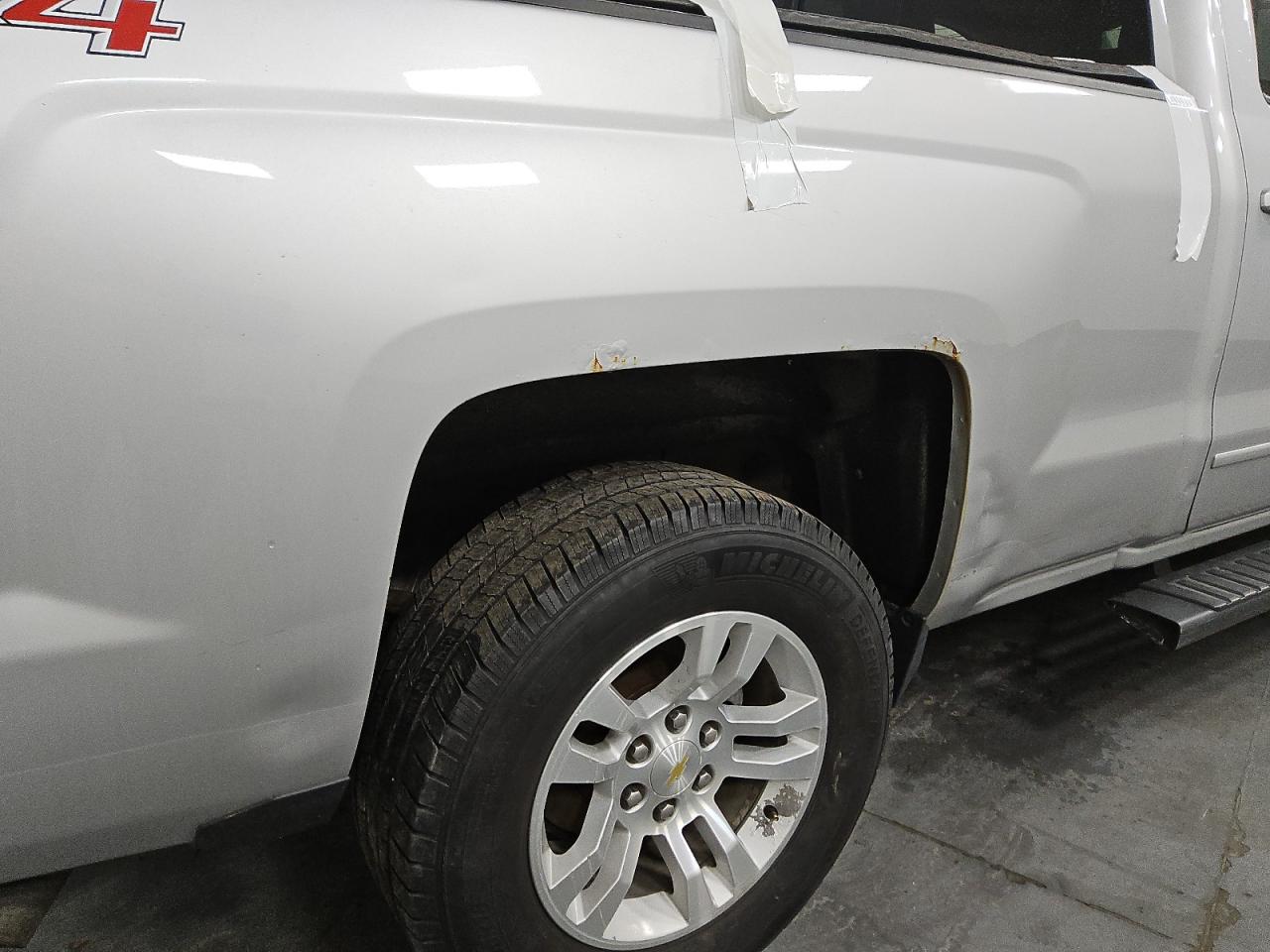 2015 Chevrolet Silverado K1500 Lt Silver vin: 1GCVKREC2FZ175118 Damage: Right Qtr Panel, Dent(S) W/ Paint Dmg, > 12 Inches