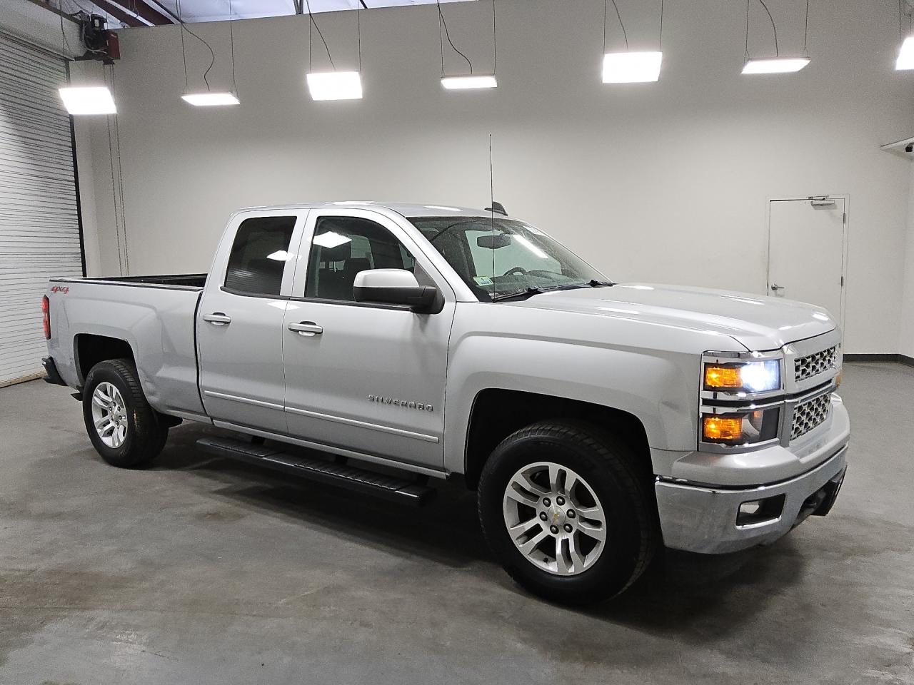 2015 Chevrolet Silverado K1500 Lt Silver vin: 1GCVKREC2FZ175118 Damage: Rf Axle Assembly, Bent, Replacement Required