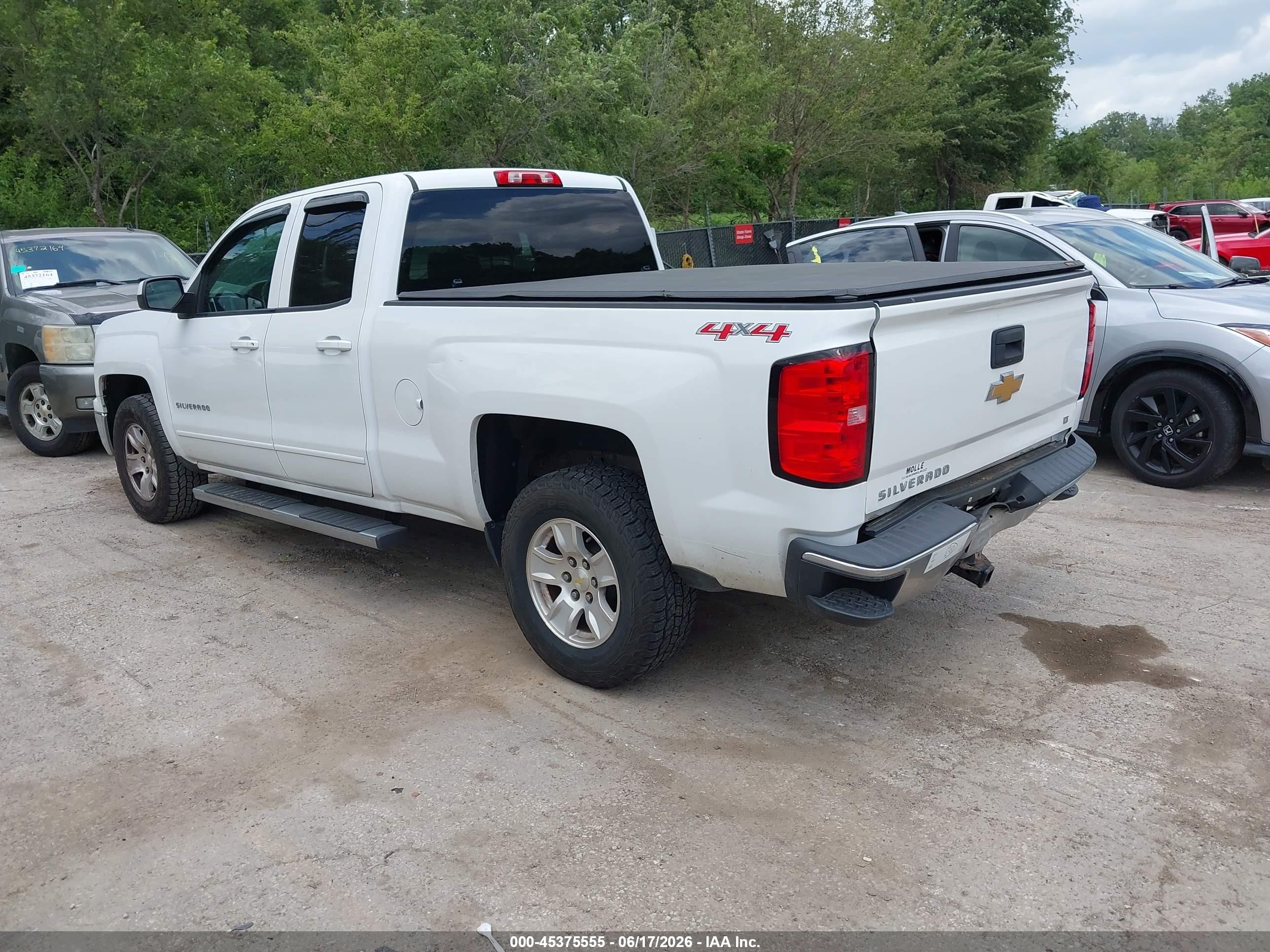 2015 Chevrolet Silverado 1500 Lt Белый vin: 1GCVKREC2FZ230666
