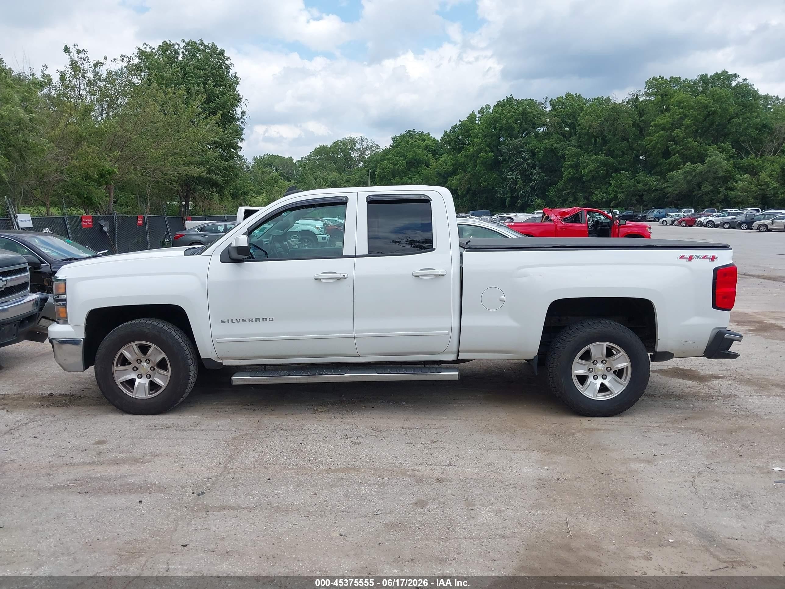 2015 Chevrolet Silverado 1500 Lt Белый vin: 1GCVKREC2FZ230666