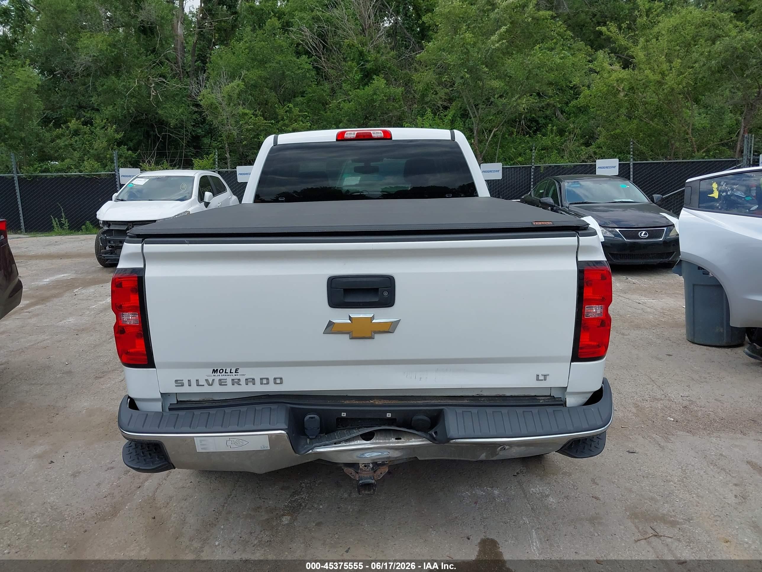 2015 Chevrolet Silverado 1500 Lt Белый vin: 1GCVKREC2FZ230666