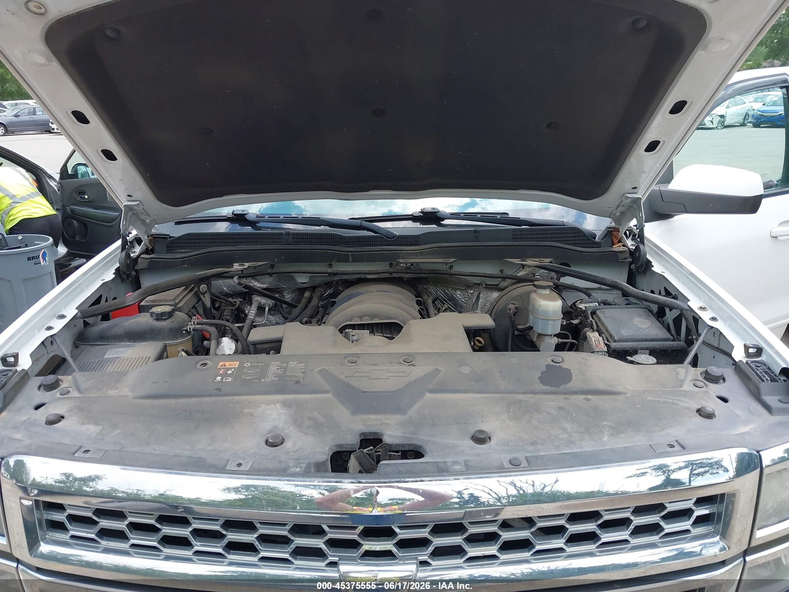 2015 Chevrolet Silverado 1500 Lt Белый vin: 1GCVKREC2FZ230666