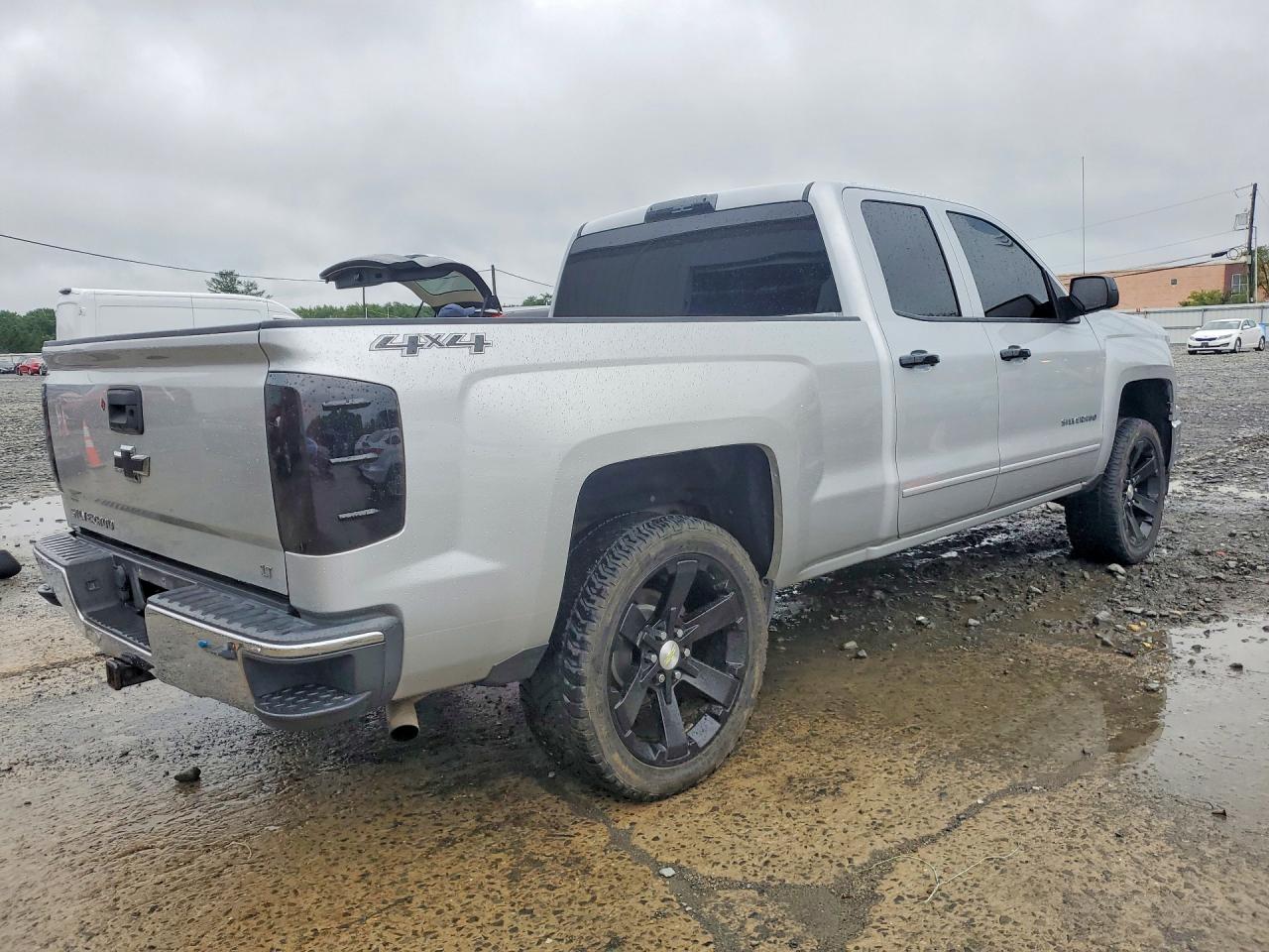 2015 Chevrolet Silverado K1500 Lt Silver vin: 1GCVKREC2FZ242302