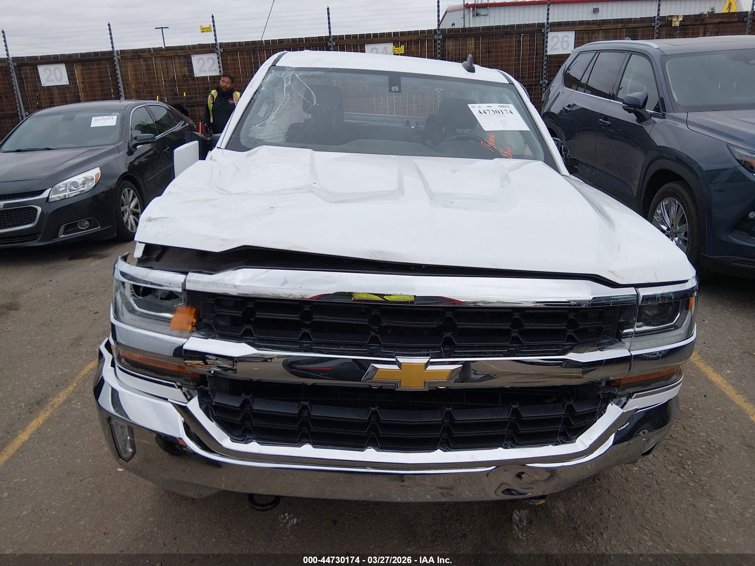 2017 Chevrolet Silverado 1500 1lt White vin: 1GCVKREC2HZ332438