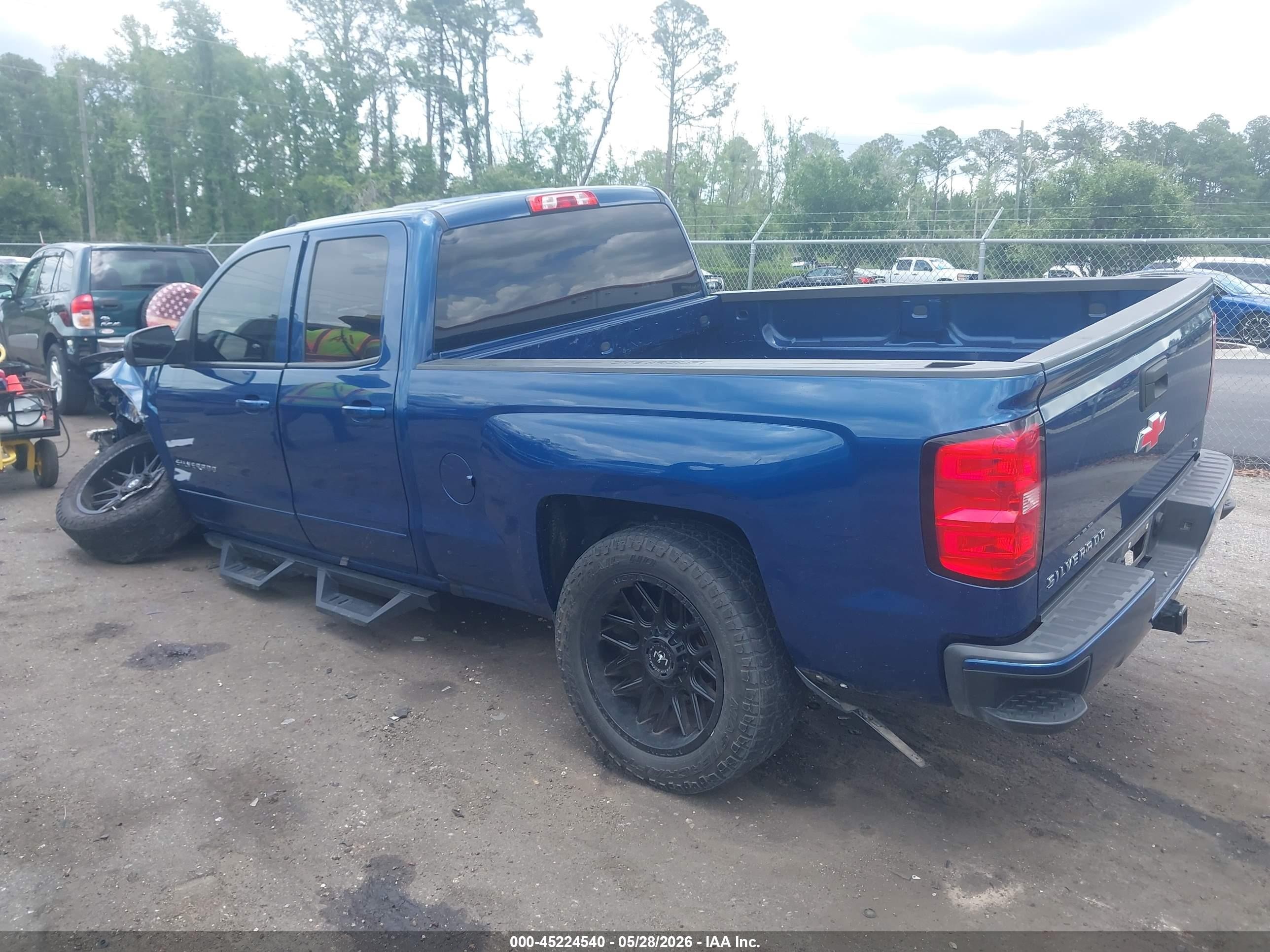 2017 Chevrolet Silverado 1500 2lt Blue vin: 1GCVKREC2HZ341138