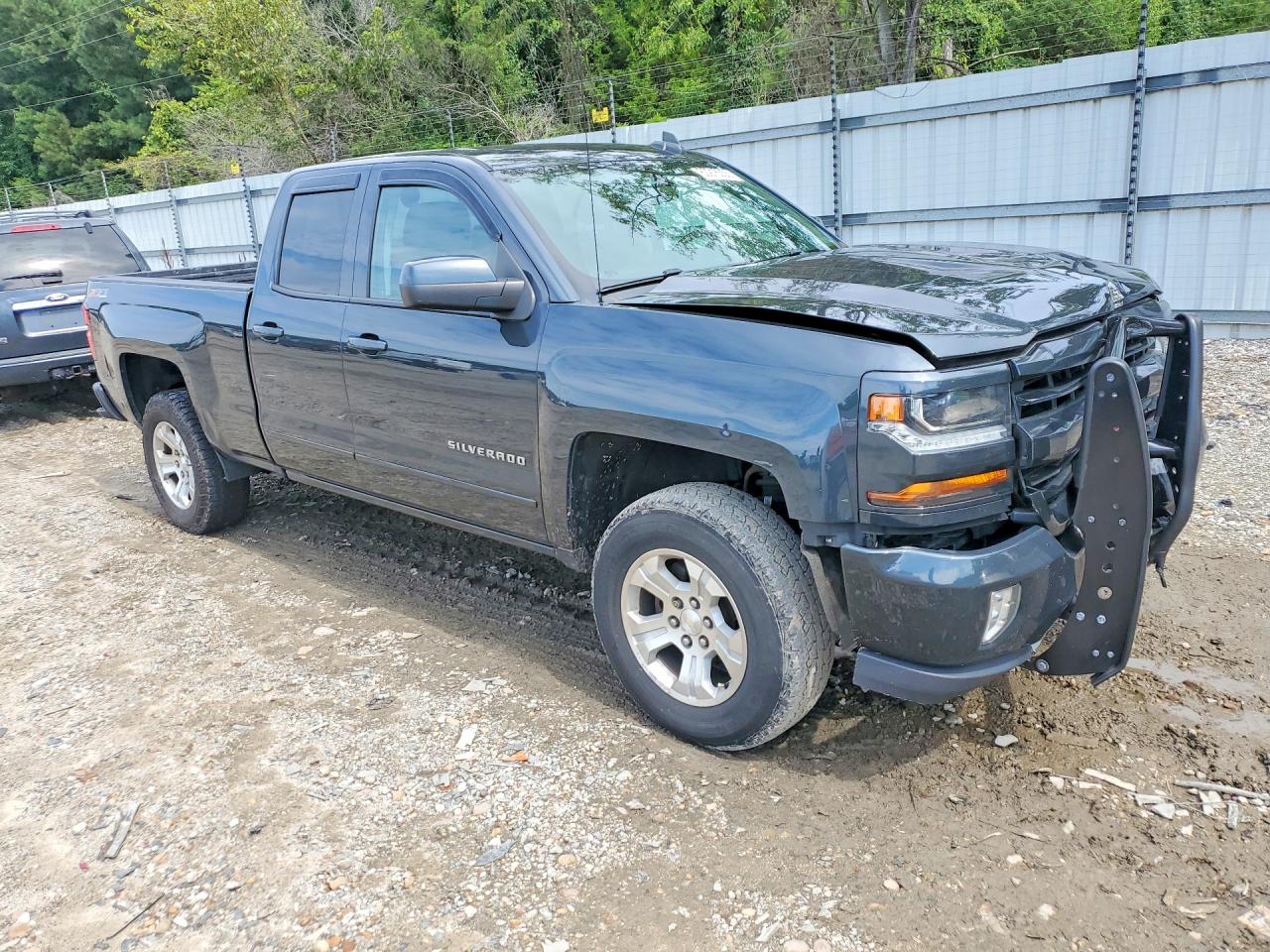 2017 Chevrolet Silverado K1500 Lt Зеленый vin: 1GCVKREC2HZ374334