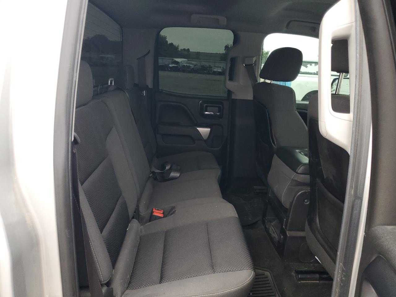 2014 Chevrolet Silverado K1500 Lt Silver vin: 1GCVKREC3EZ120417