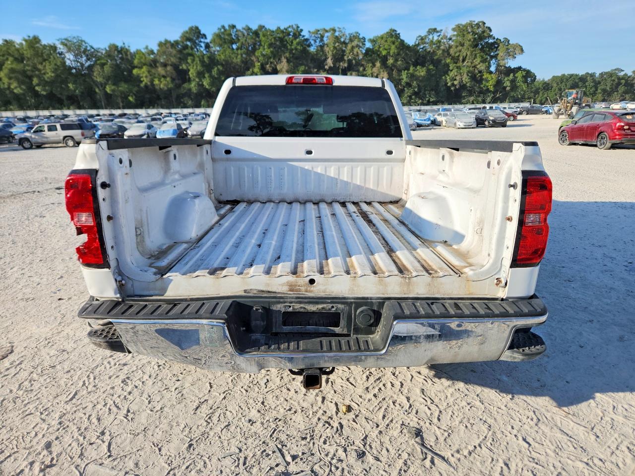 2014 Chevrolet Silverado K1500 Lt White vin: 1GCVKREC3EZ331519