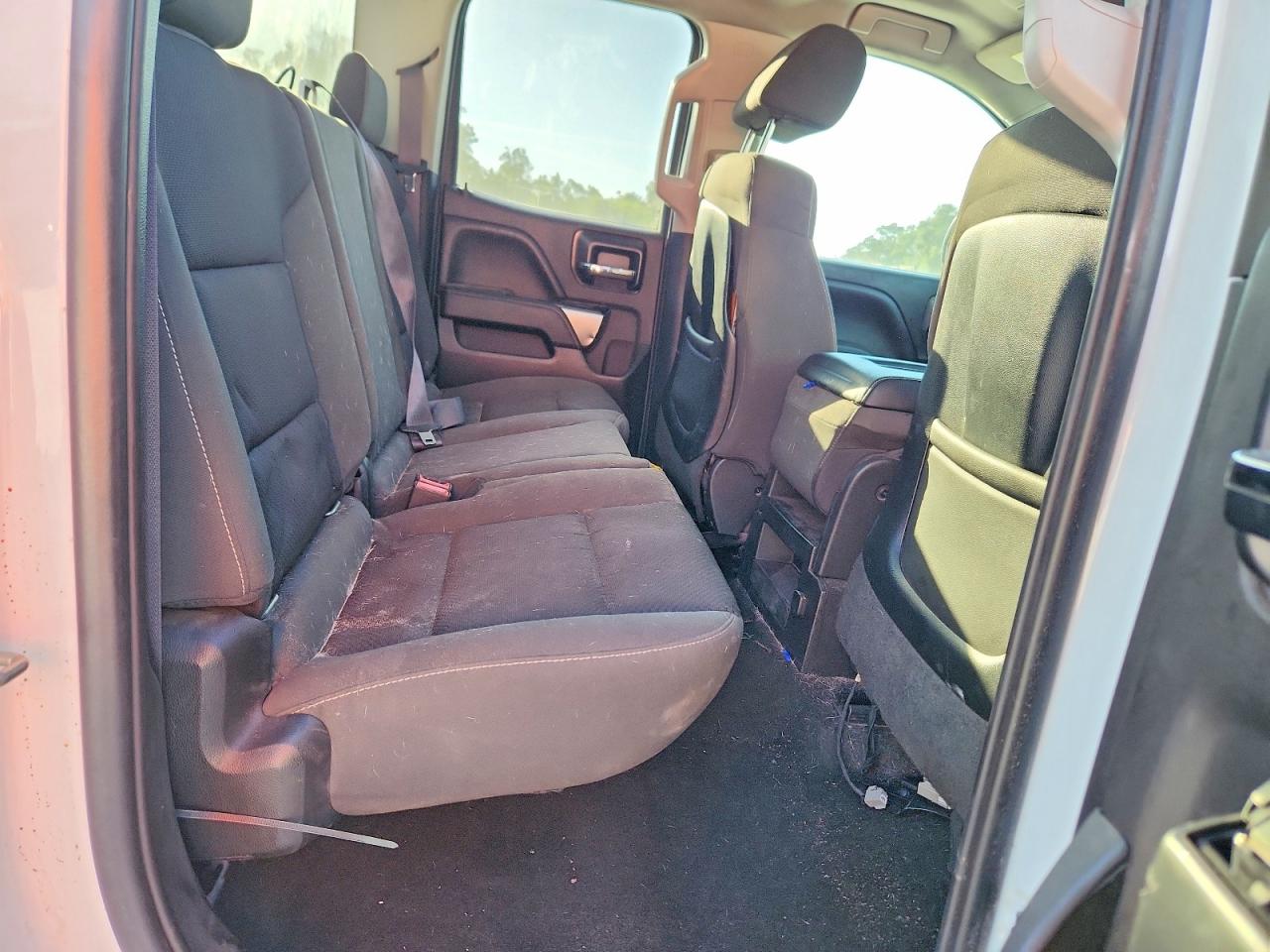 2014 Chevrolet Silverado K1500 Lt White vin: 1GCVKREC3EZ331519